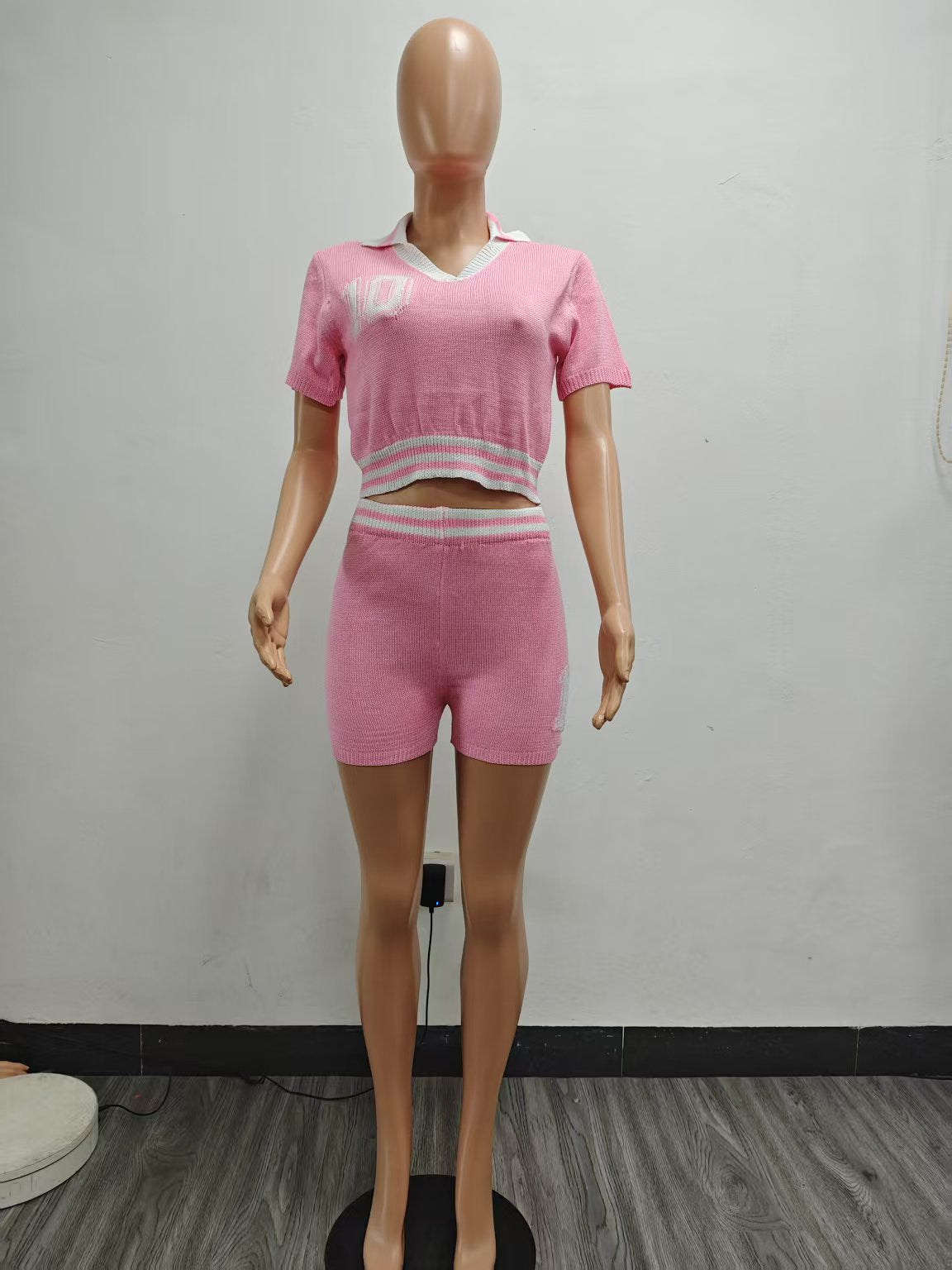 Fashionable Summer Turndown Collar Contrast Knit Top Shorts Set 9