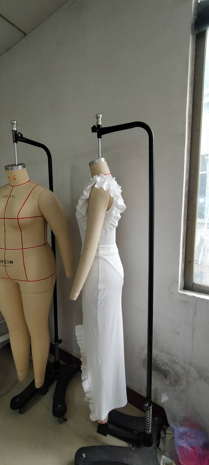 Solid Ruffled Slash Shoulder Slit Two Piece Skirt Set 8