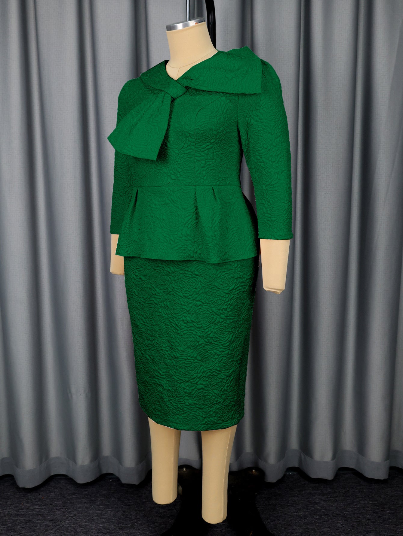 Plus-Size Women Dark Green Elegant Jacquard Bow Bodycon Dress with 3/4 Sleeves 6