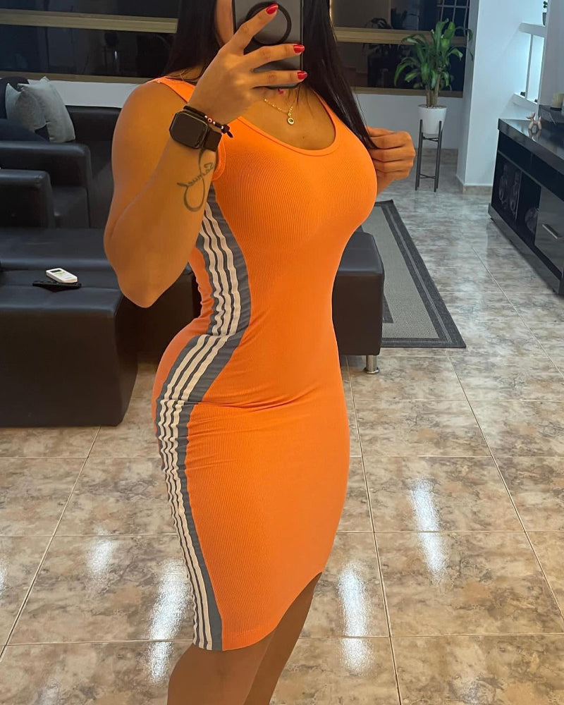 Women's sleeveless U-neck striped contrast color slim dress 4