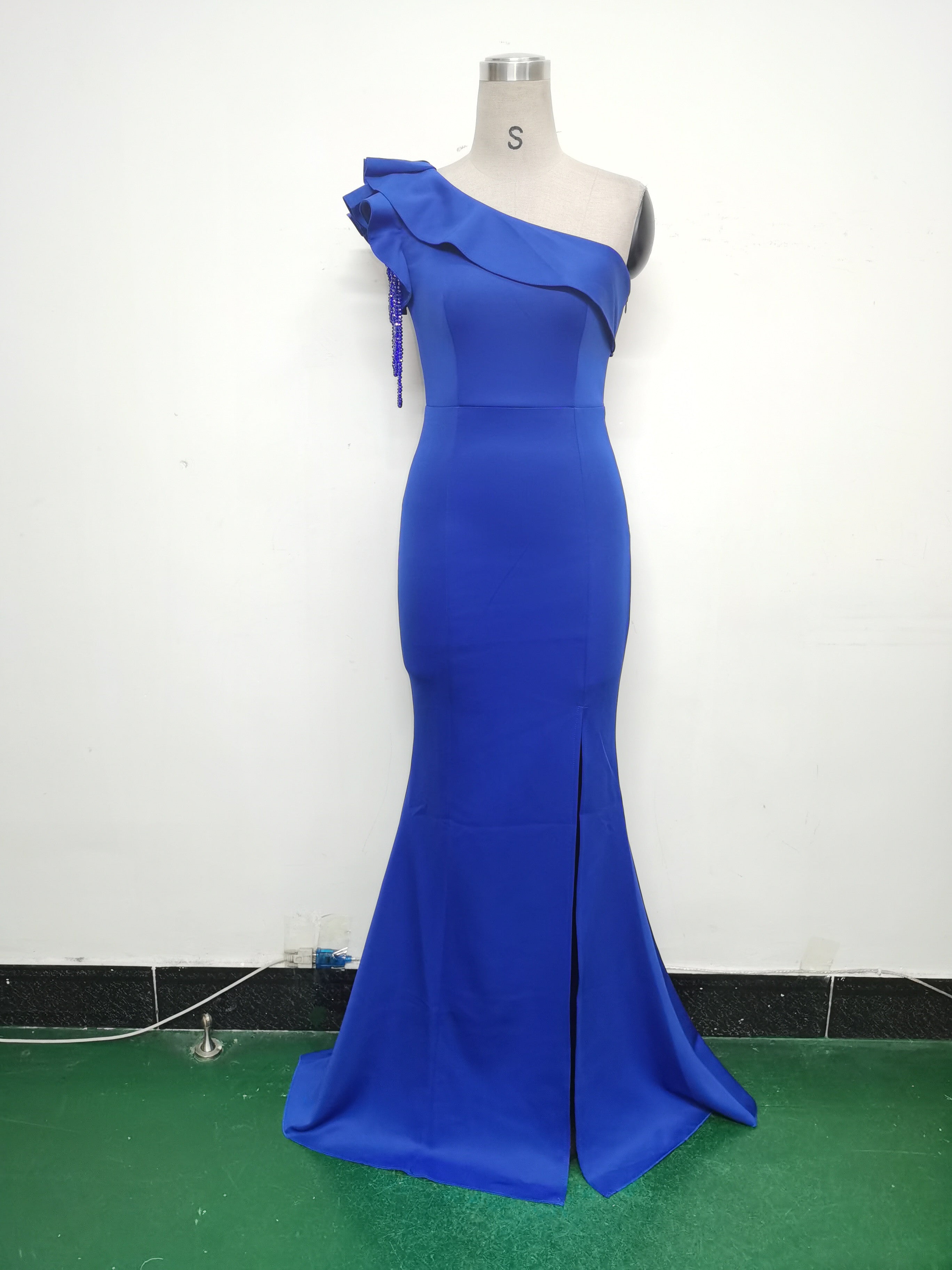 Women Beaded One-shoulder Slash Shoulder Evening Dress 27