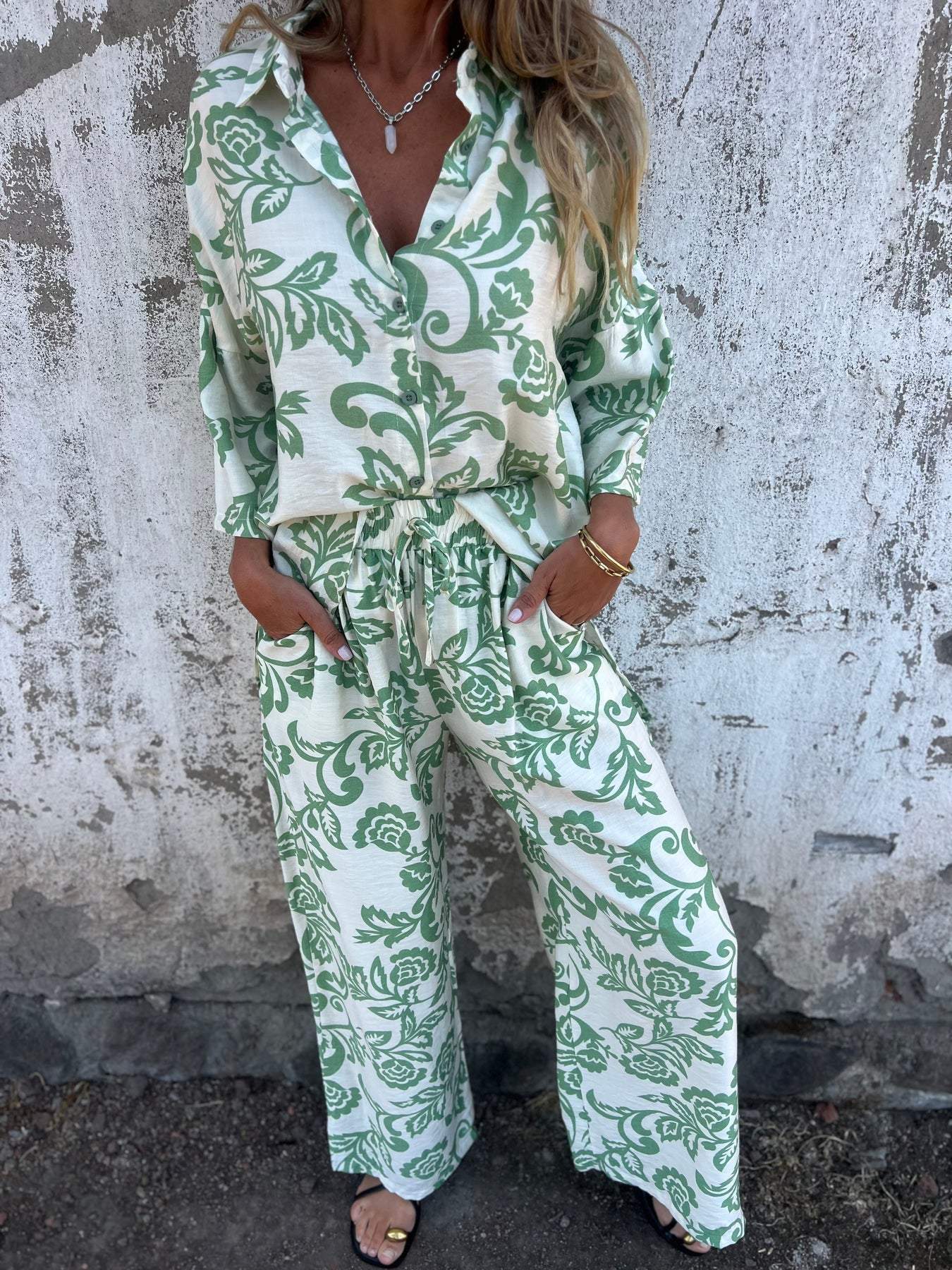 Casual Women's Printed Two-Piece Shirt & Pants Set 4