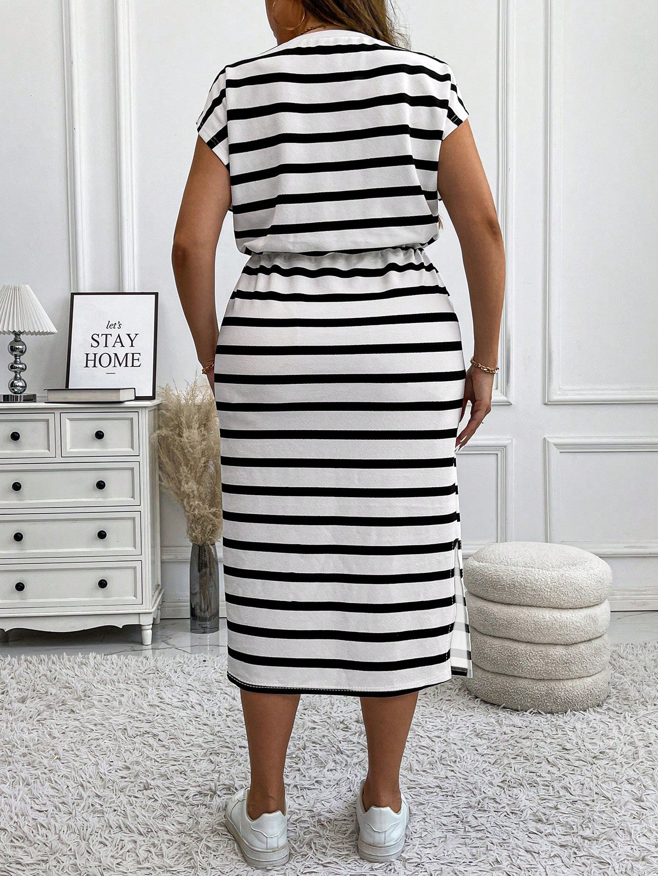 Plus Size Women Round Neck Printed Strapped Short Sleeve Dress 3