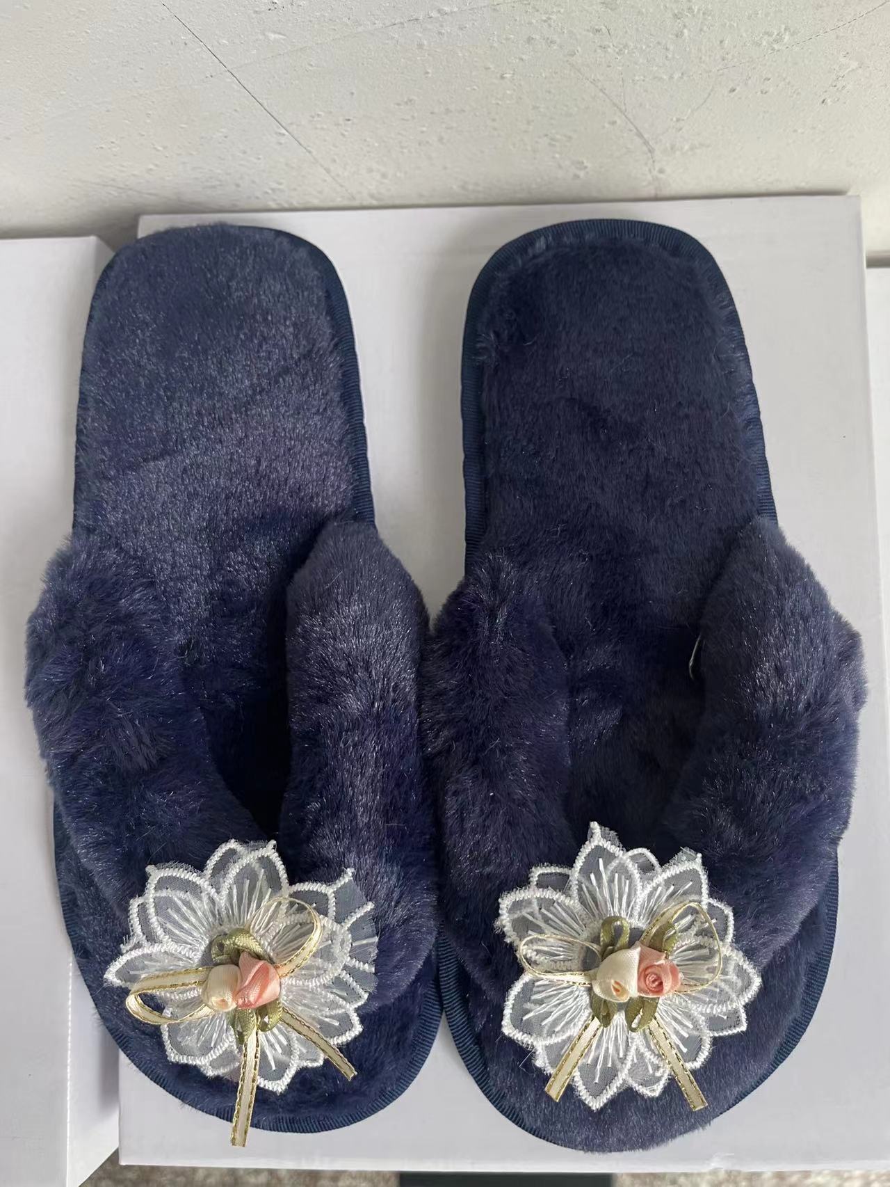 Women warm furry slippers 6