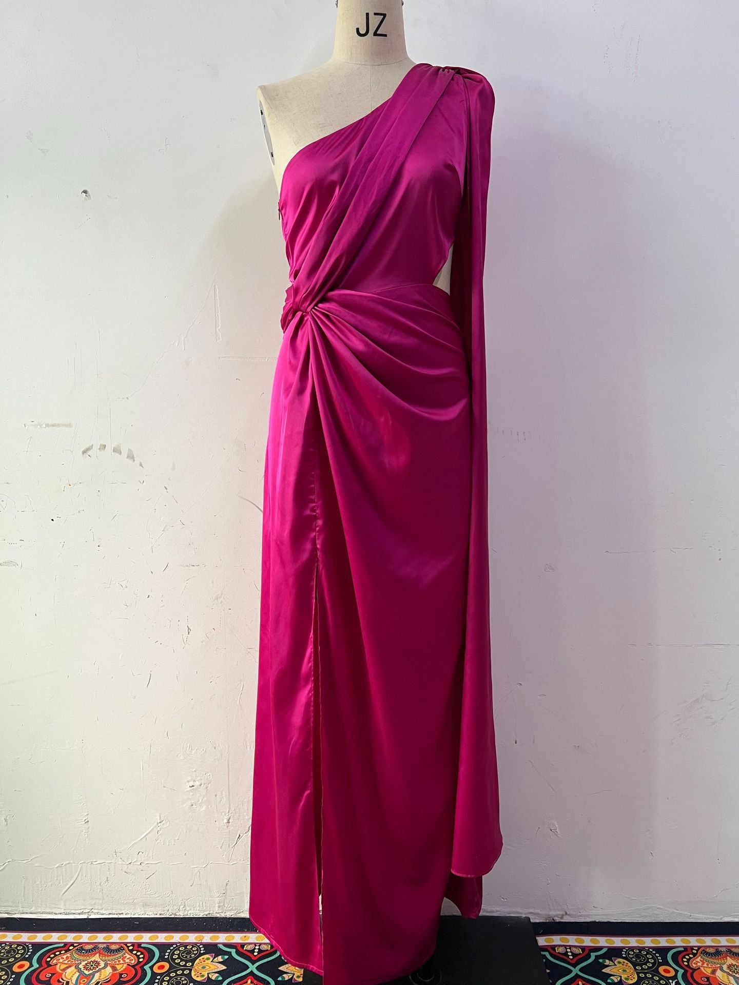 Sexy Women's One-Shoulder Gathered Slit Satin Dress 4