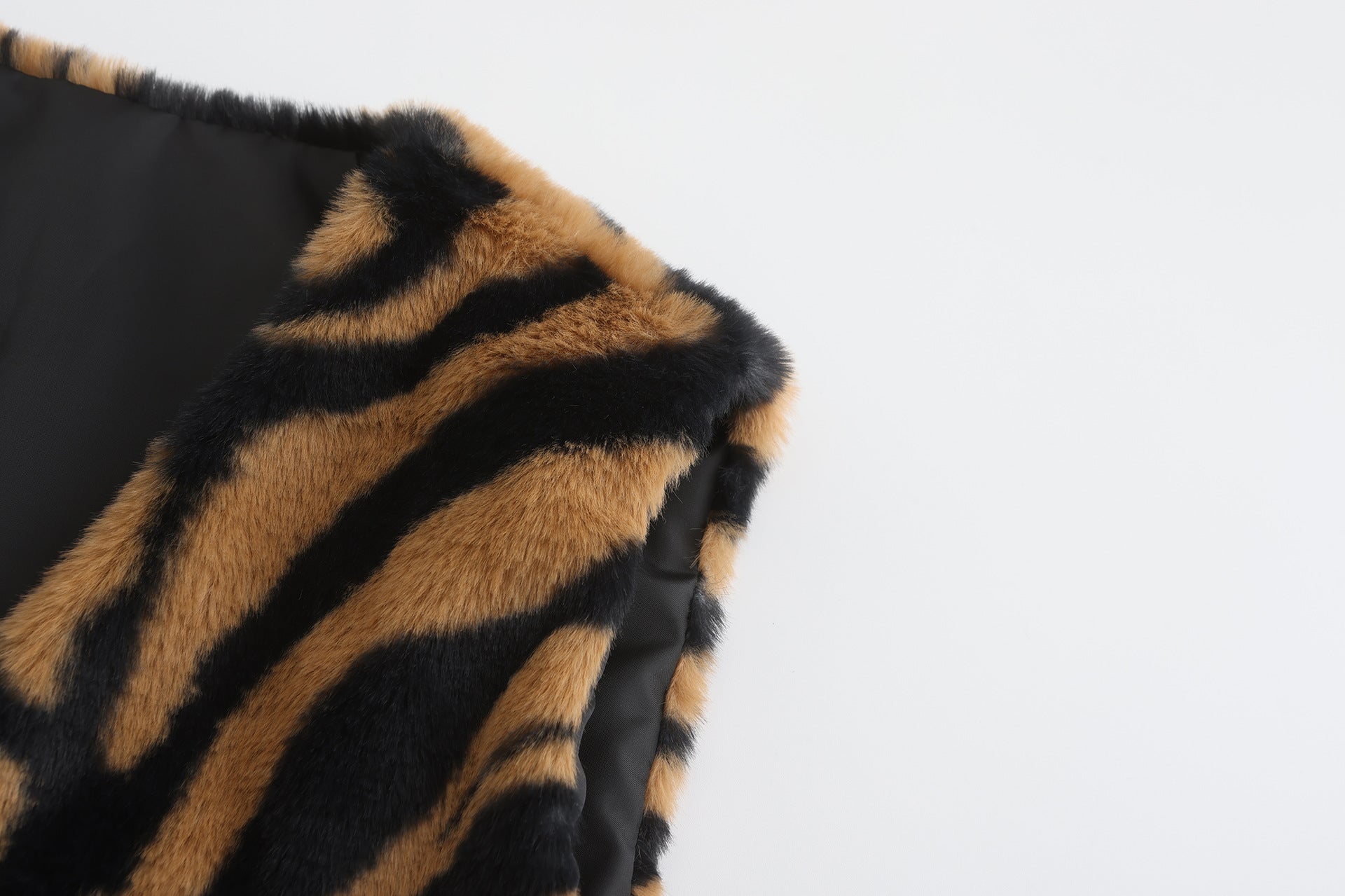 Women Autumn and Winter Leopard Faux Furry Crop Vest Jacket 16