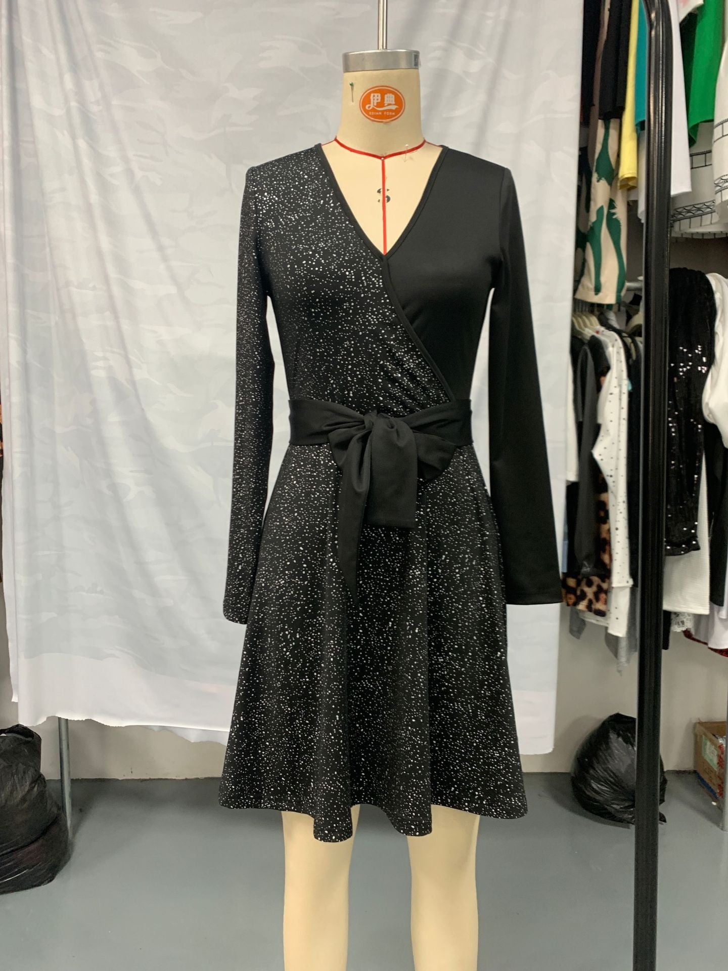 Spring Women's Fashion Elegant Long-Sleeve V-Neck Sequin Dress 10