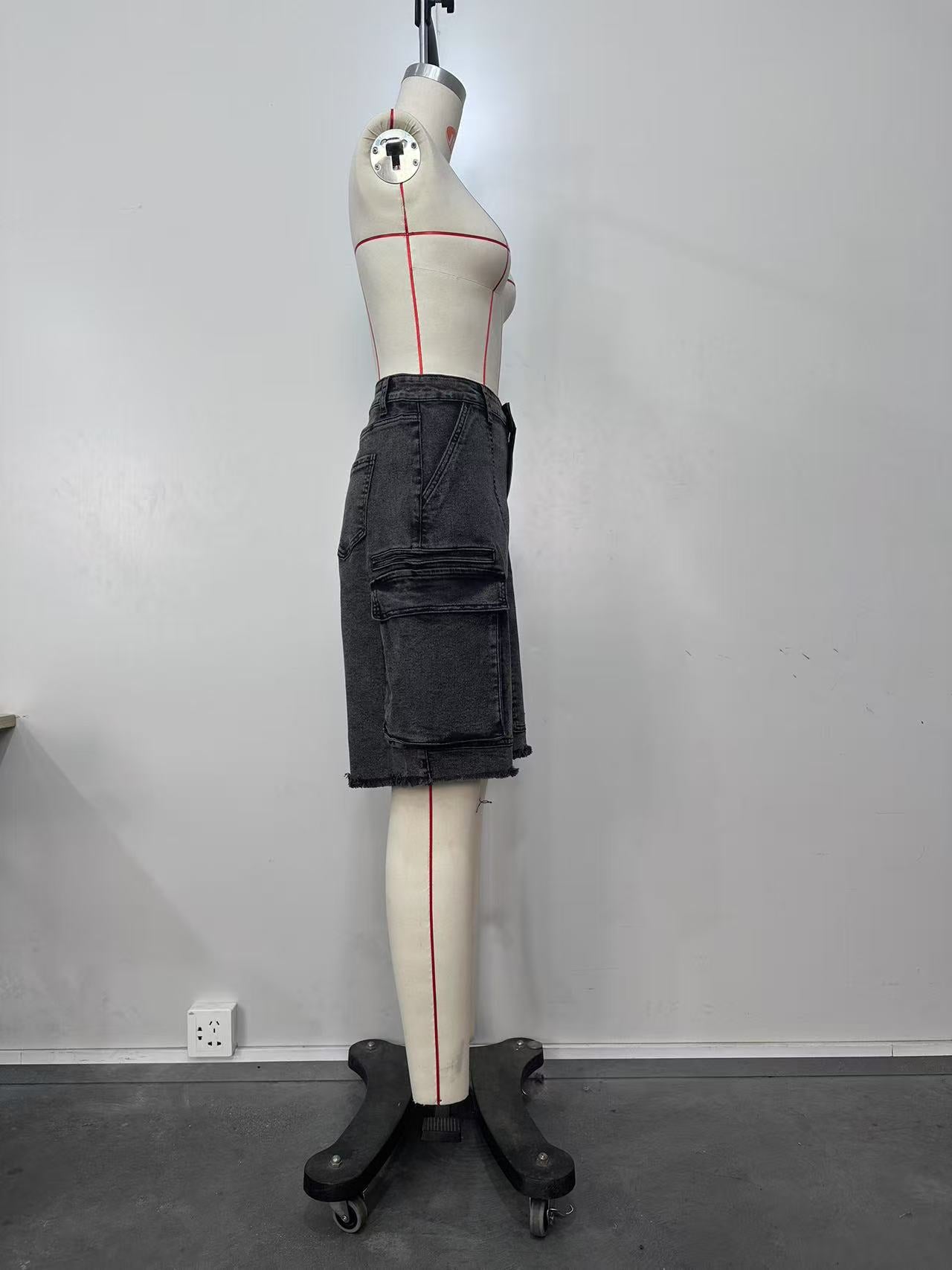 Women Ripped Cargo Denim Pants 25