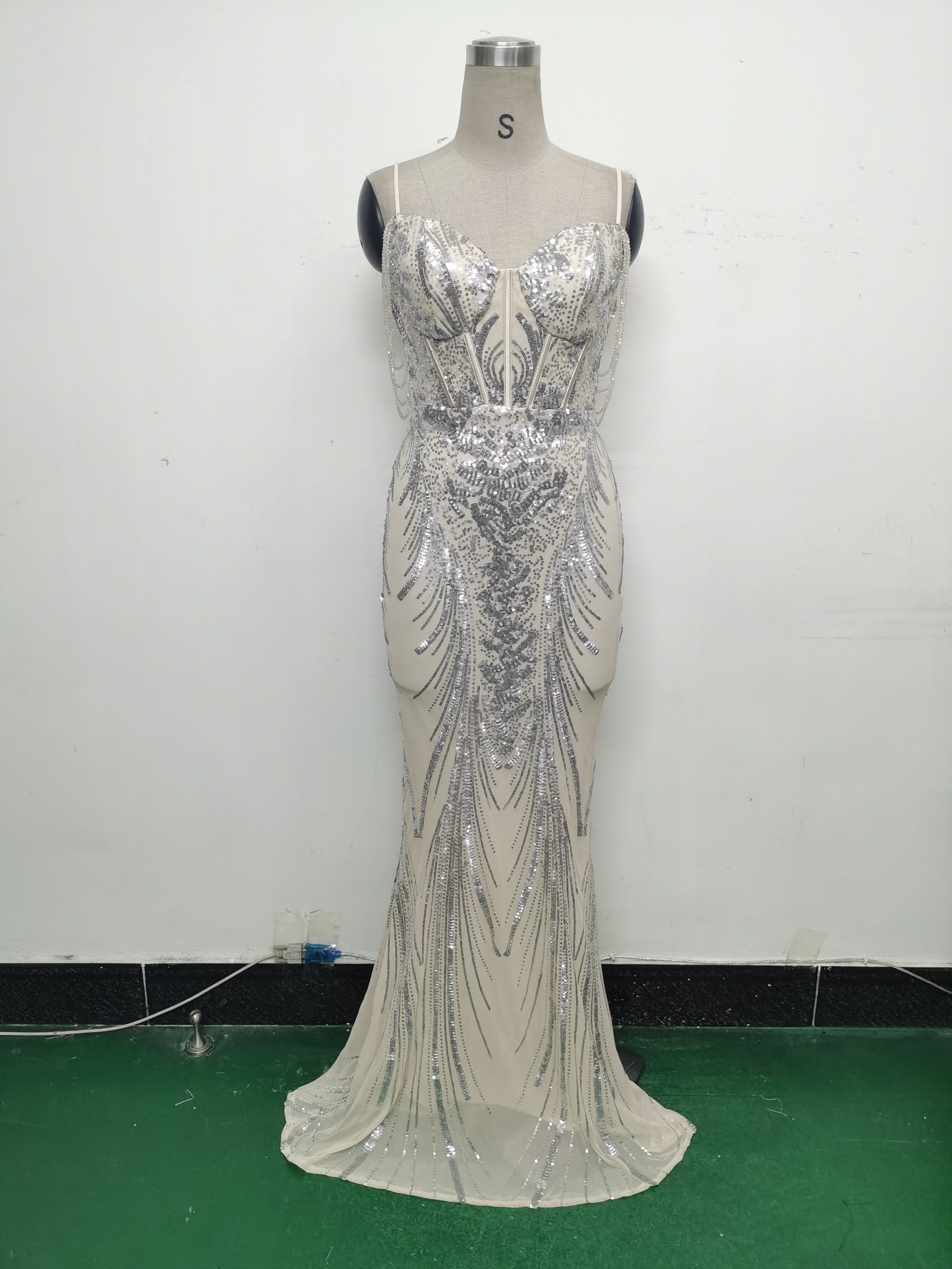 Fishbone Slim Waist Sexy Rhinestone Chain Strap Evening Dress 32