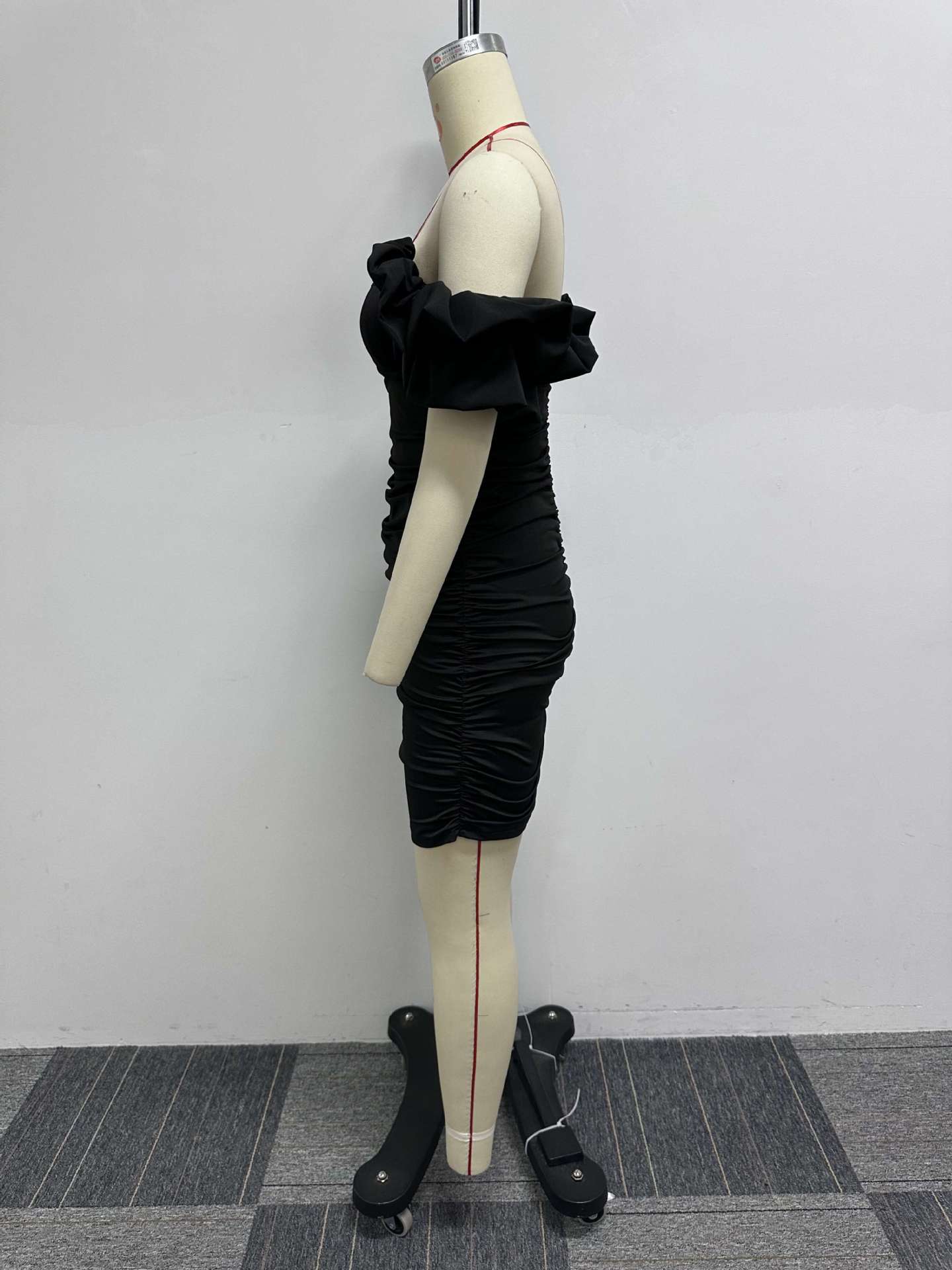 Slim and sexy solid color Off Shoulder  puffy sleeves Bodycon pleated dress 11