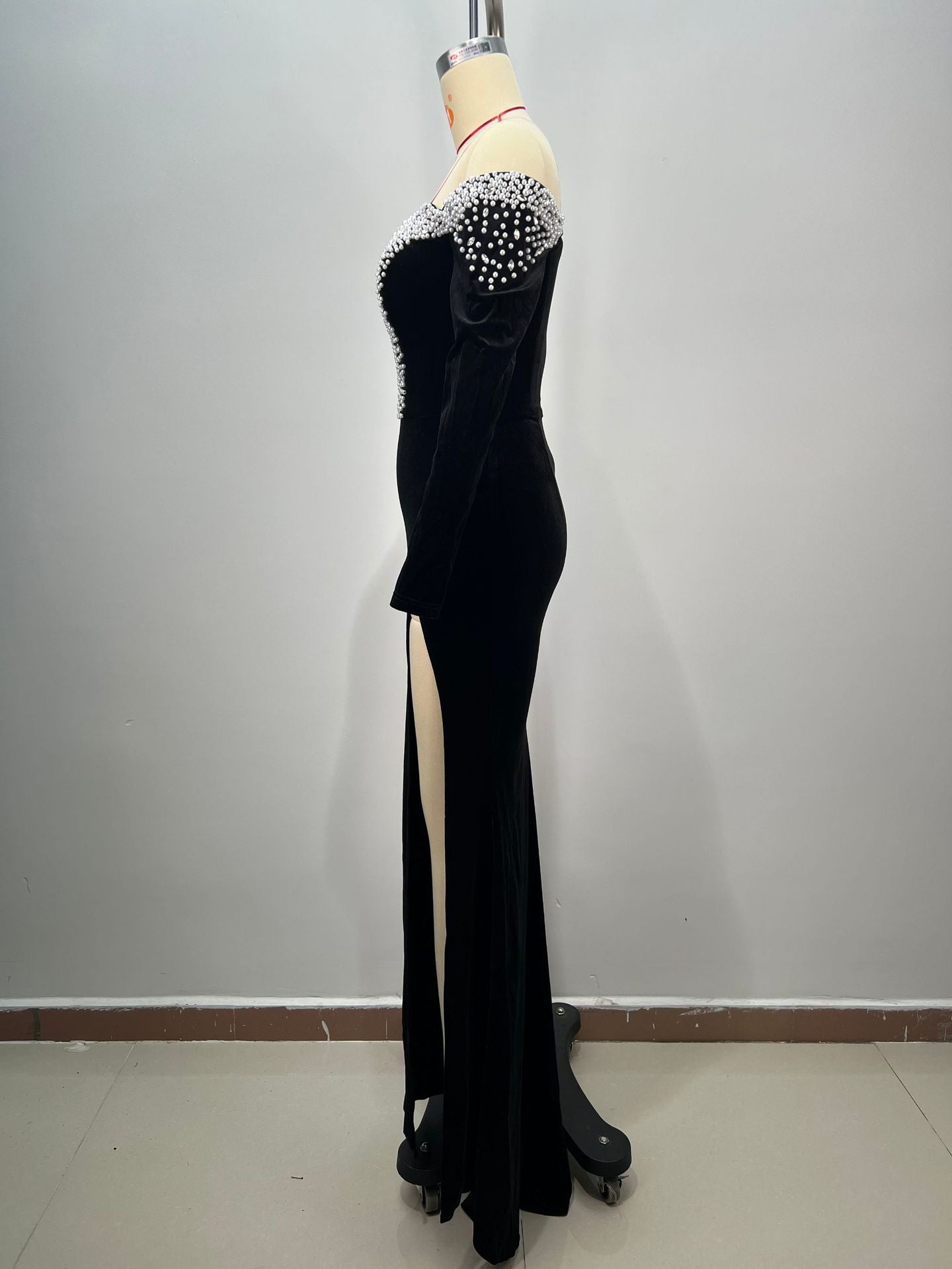 Women Black Luxury Velvet Formal Party Long Sleeve Bead Chain Slit Evening Dress 5