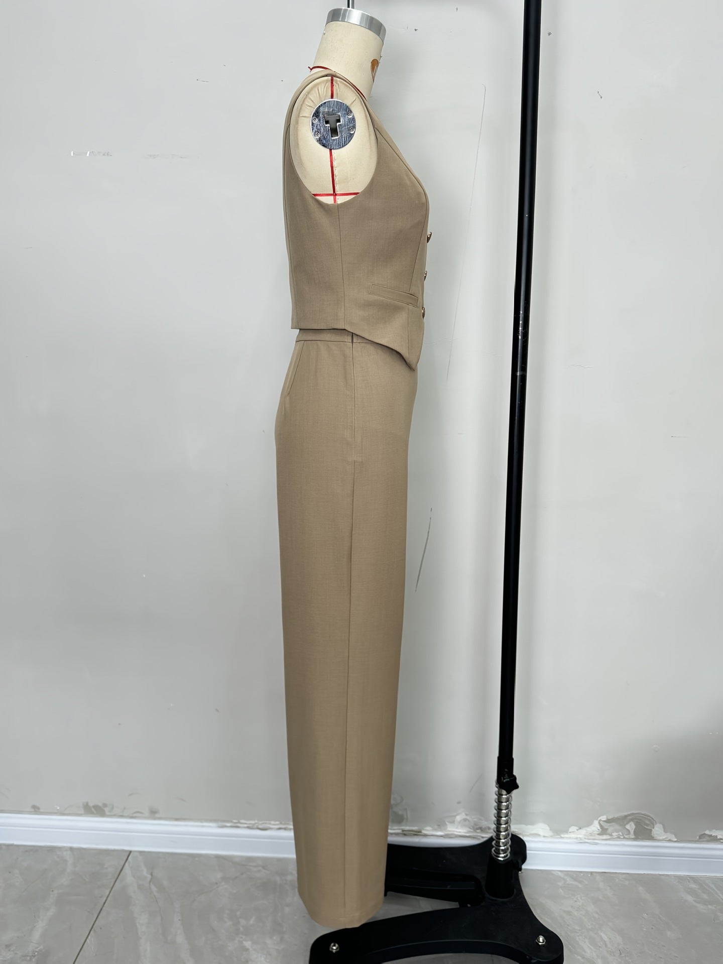 Women Career Vest and Wide-leg Pants Two-piece Set 9