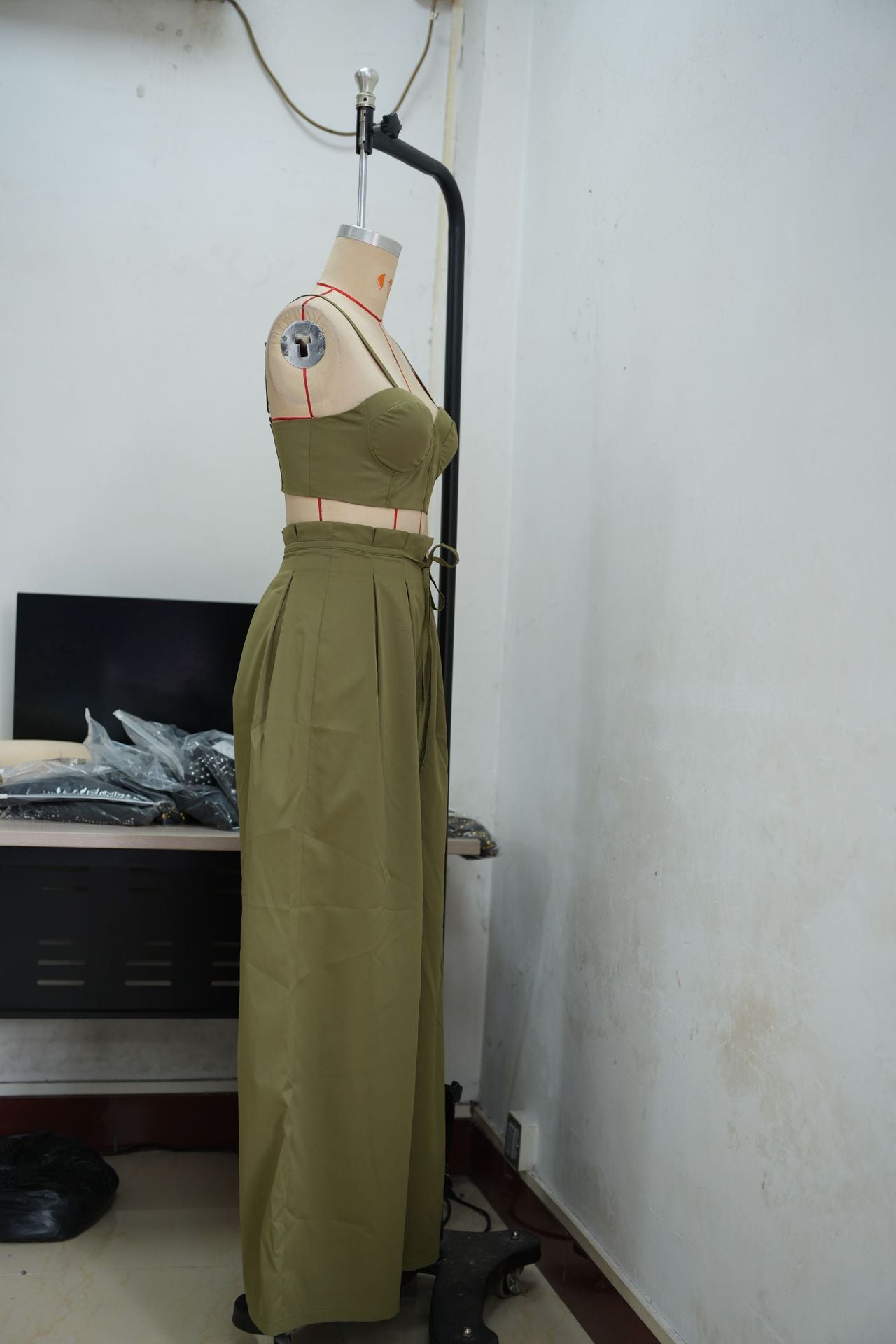 Women Plunging tank top Solid Lace-Up wide-leg pants two-piece set 9