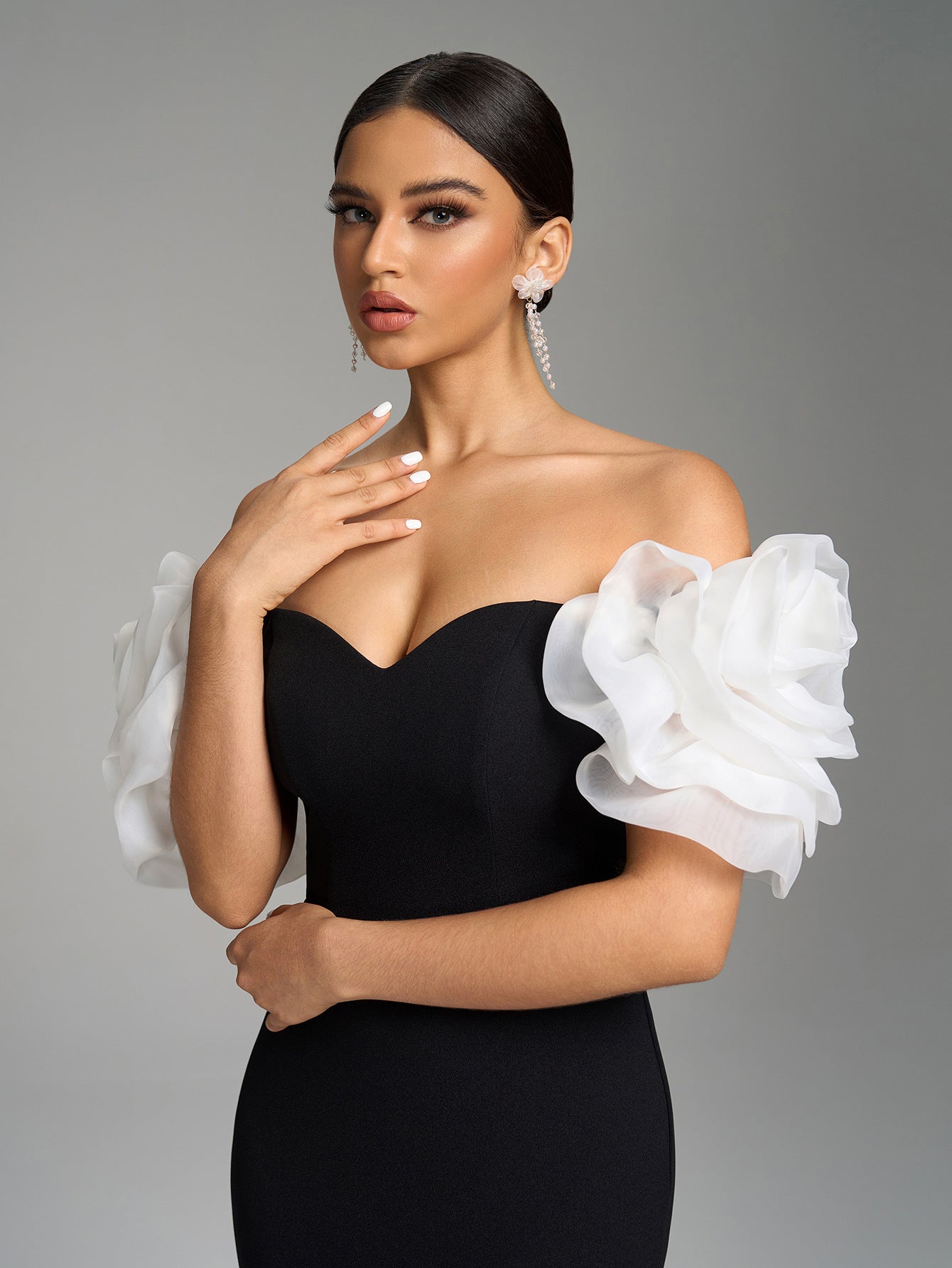 Black & White Off-Shoulder Floral Sleeve Bodycon Party Dress 4