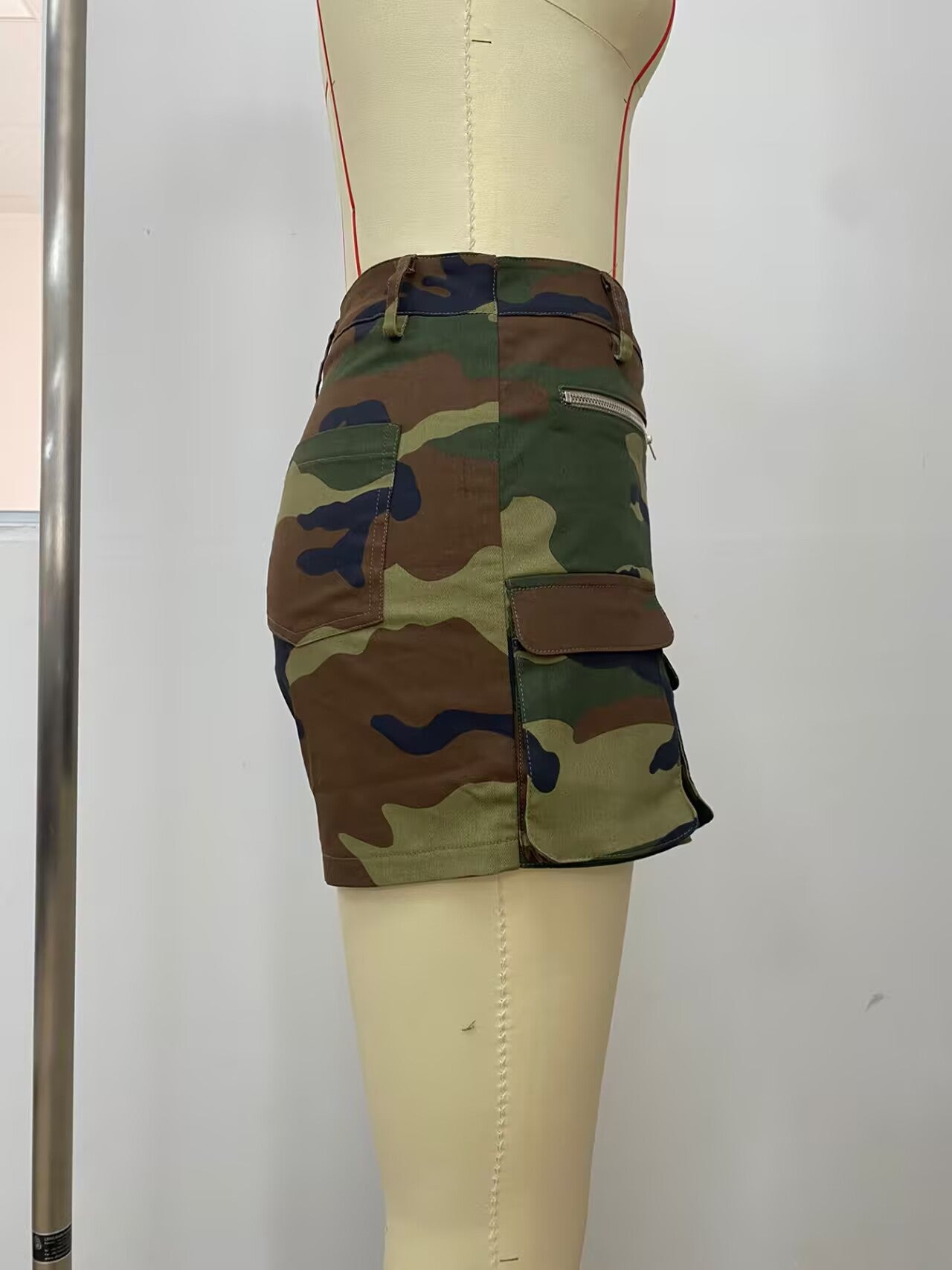 Casual Zipper Camouflage Pocket Shorts for Women 8