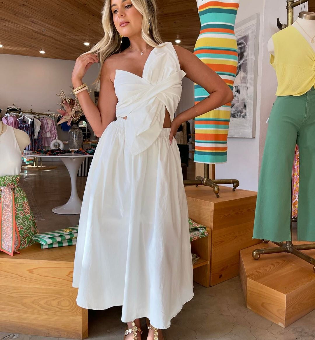 Sexy Solid Color One-Shoulder Petal Hollow Midi Dress 4