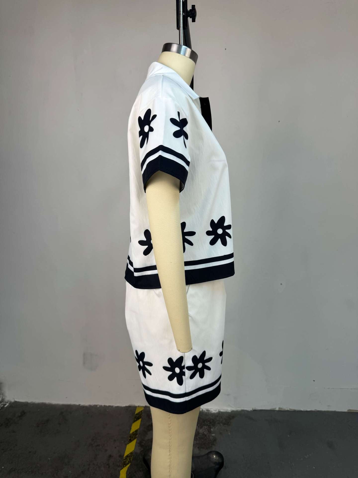 Summer Women's Fashion Turn-Down Collar Color-Block Printed Shirt & Wide-Leg Shorts Casual Set 4