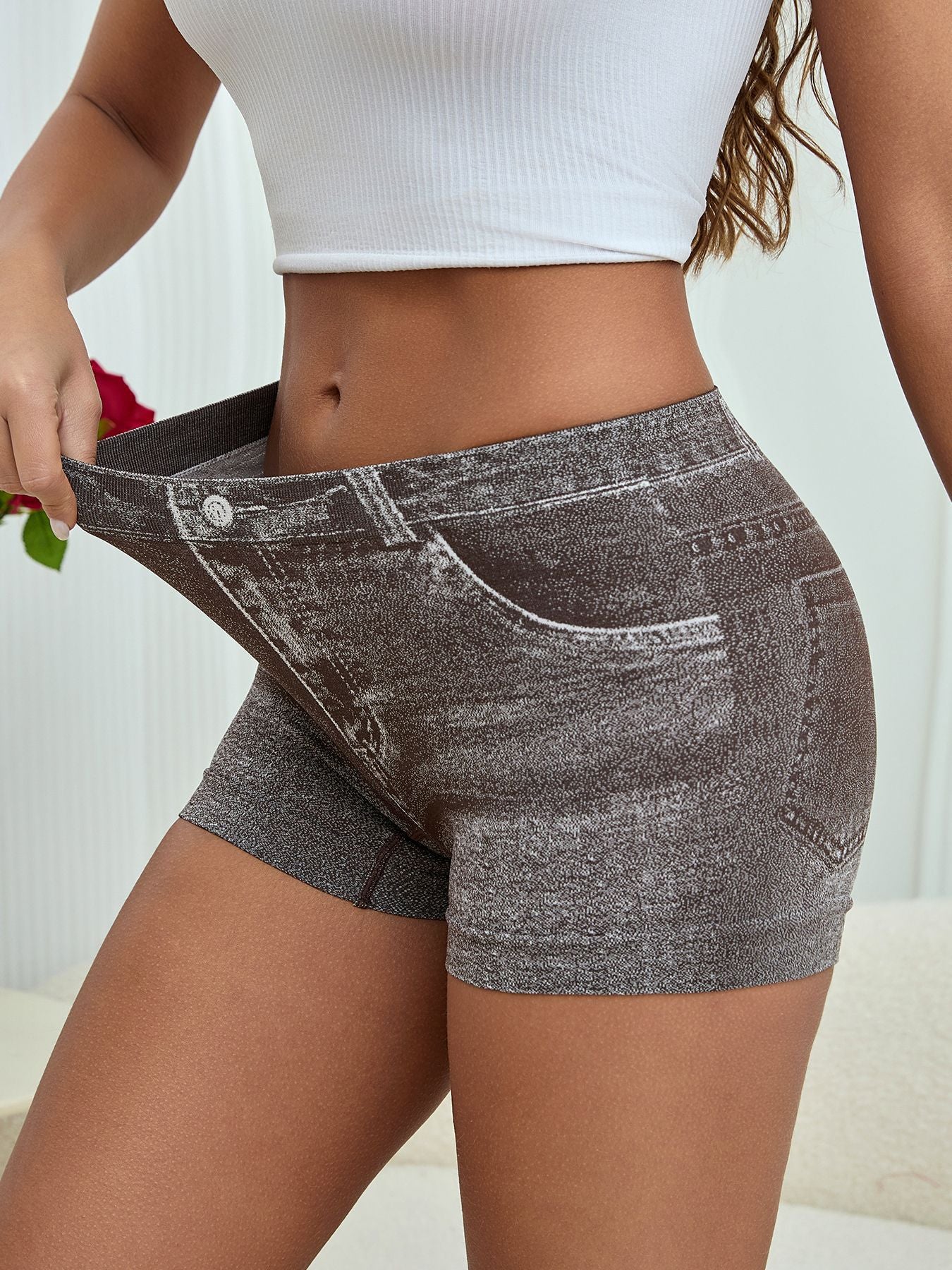 Women's Seamless Simulated Denim Pattern Print Outdoor Wear High Stretch Breathable Mid-Rise Square Leg Shorts 12