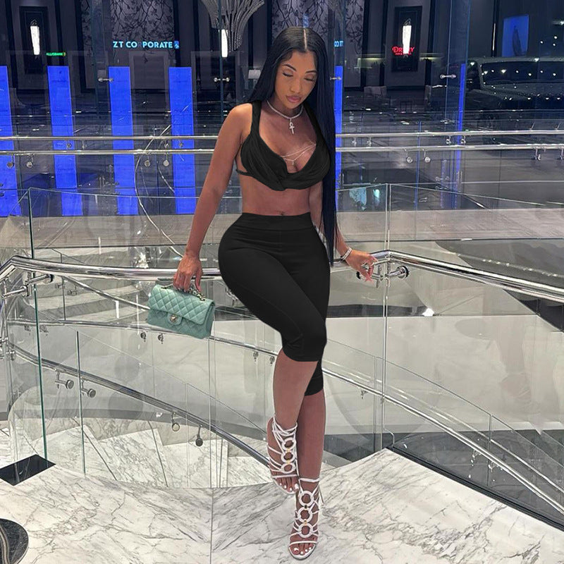 Fashionable and sexy Halter Neck Bra Top knee-length shorts sexy two piece set 3