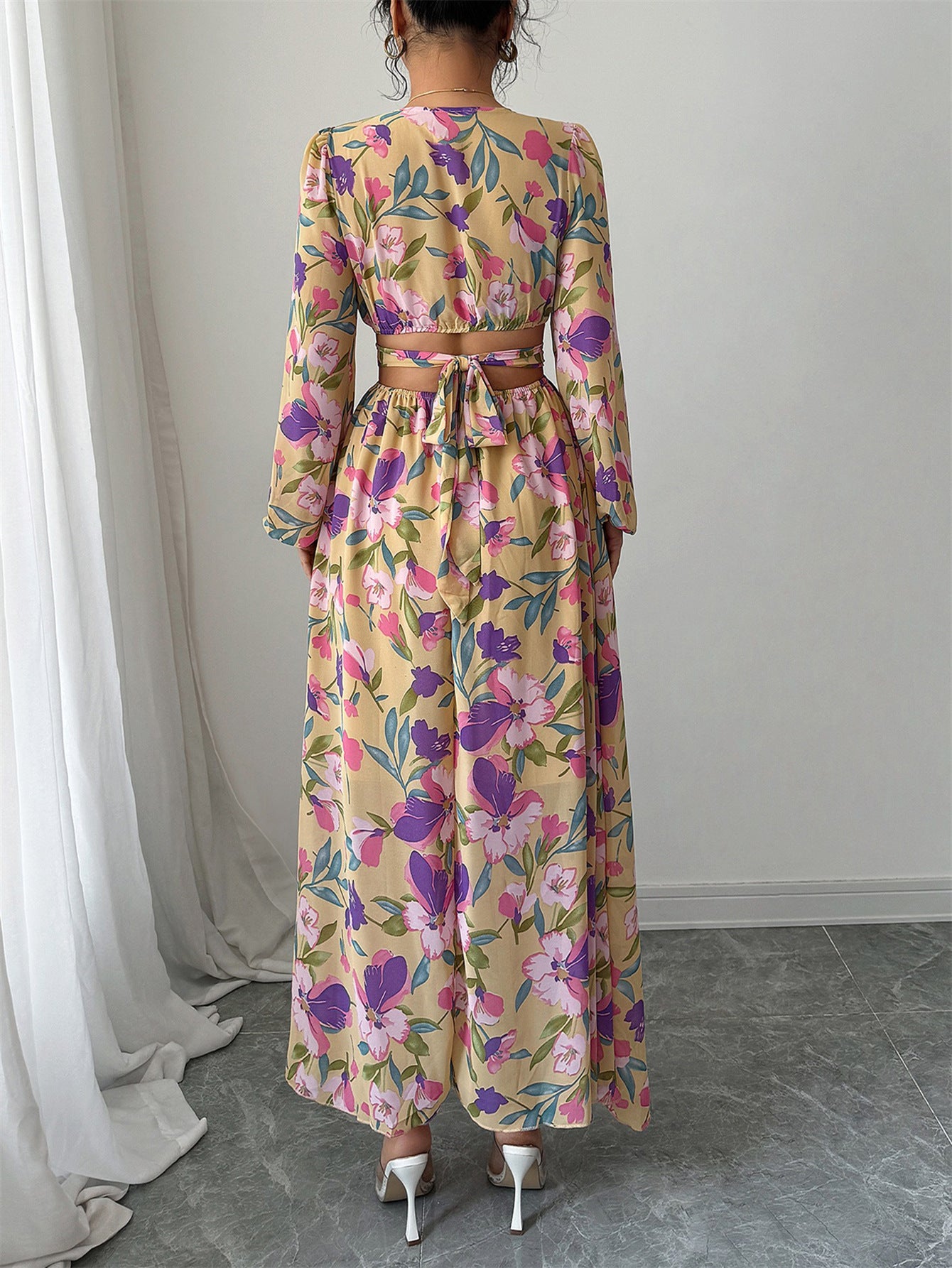 Women Elegant printed v-neck dress 3