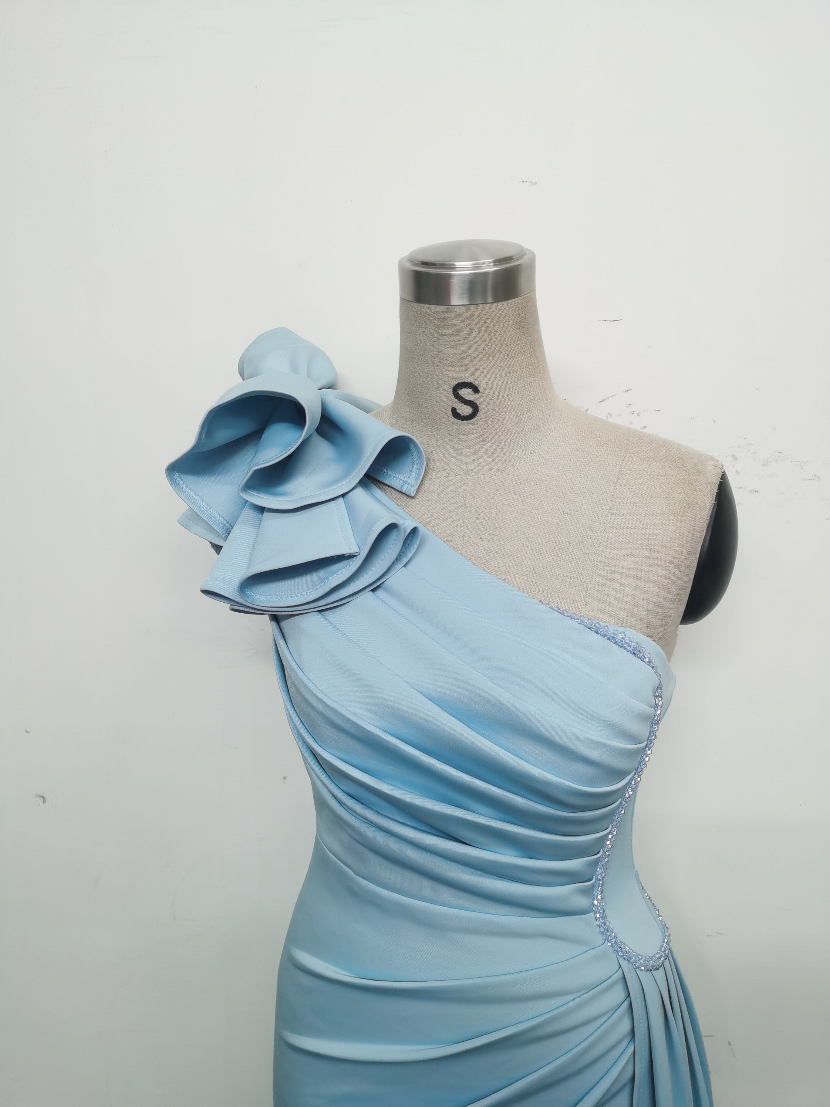 Elegant Flower Slash Shoulder Slit Evening Dress 32