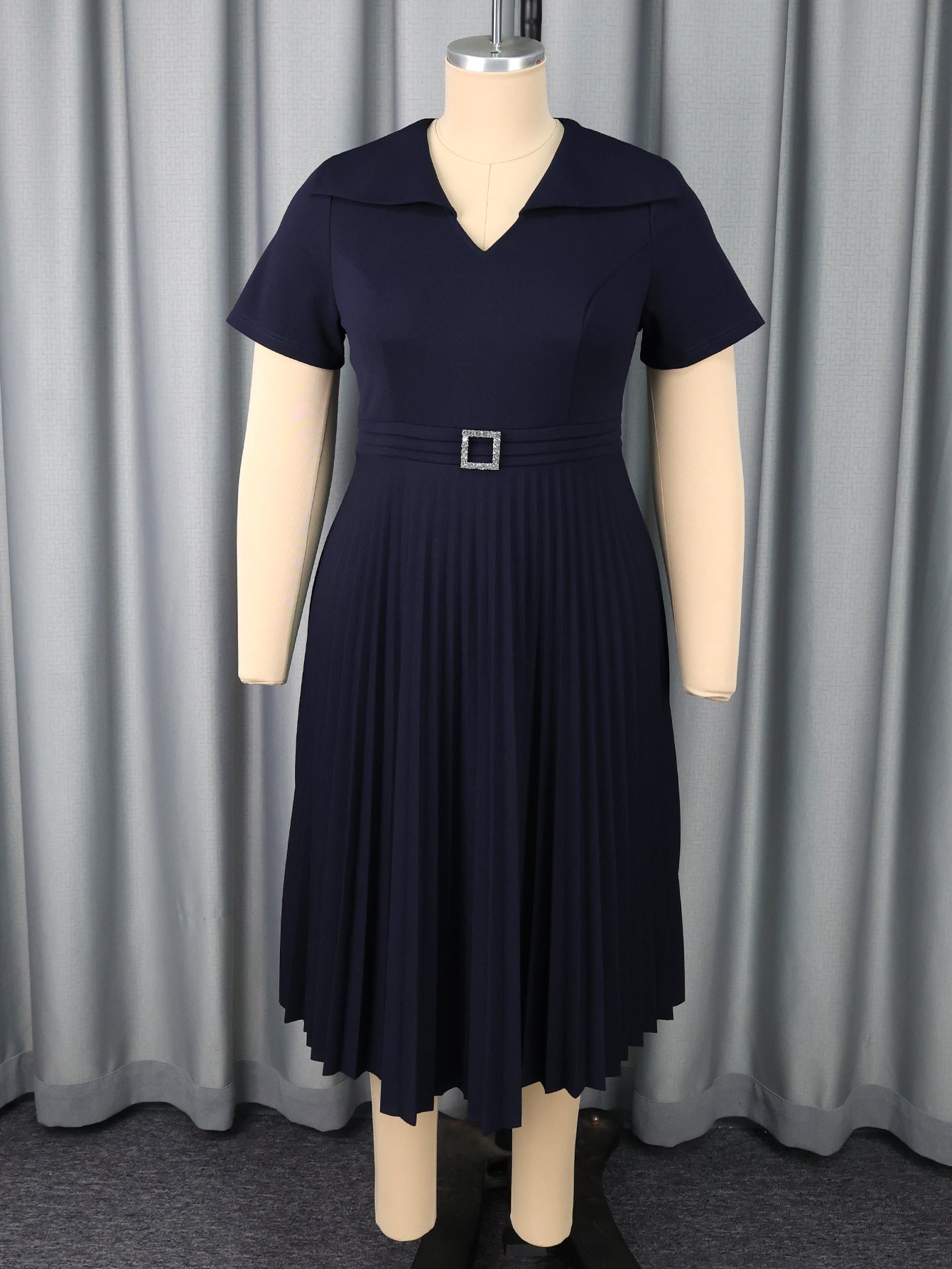 Plus-Size Women V-Neck Square-Button Elegant Pleated Dress 4