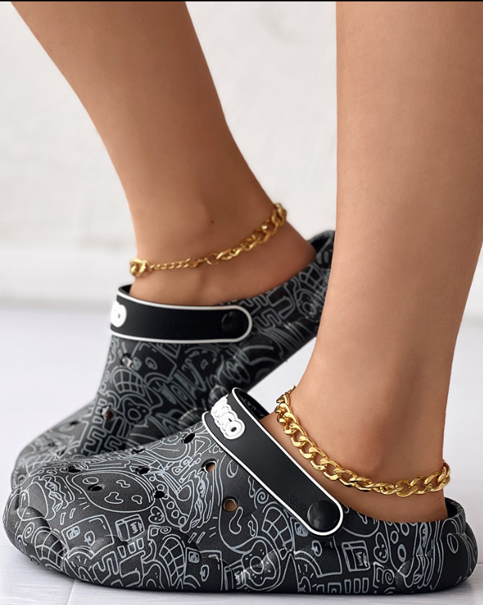 Women Outdoor Wear Print Platform Clogs 10