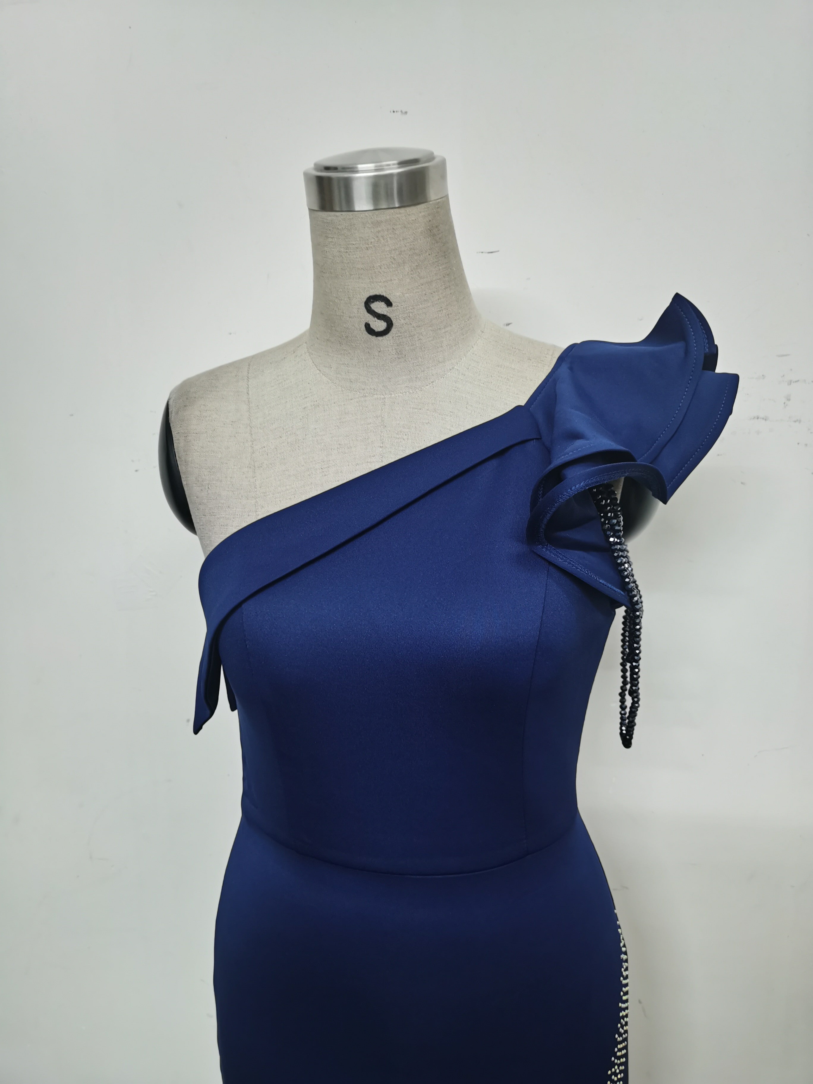 Women Lotus Leaf Shoulder Slash Shoulder Beaded Beaded Evening Dress 27