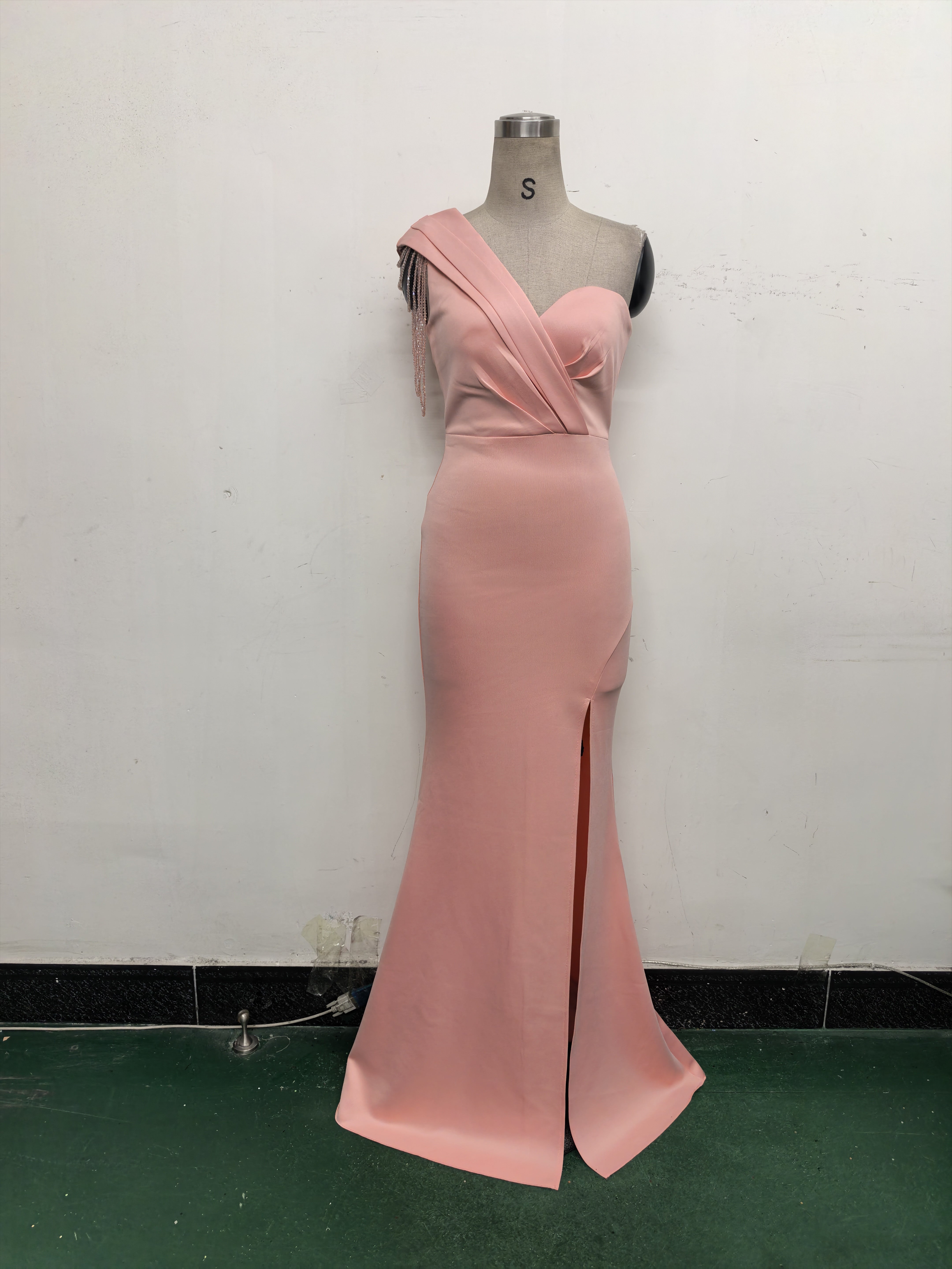Women sexy and elegant evening beaded one-shoulder slit evening dress 47