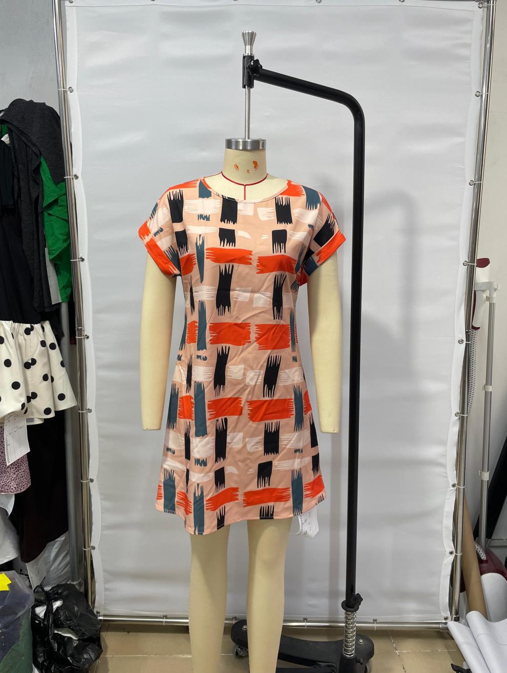 Women Summer Short-sleeved Printed Bat Sleeves Round Neck Dress 10