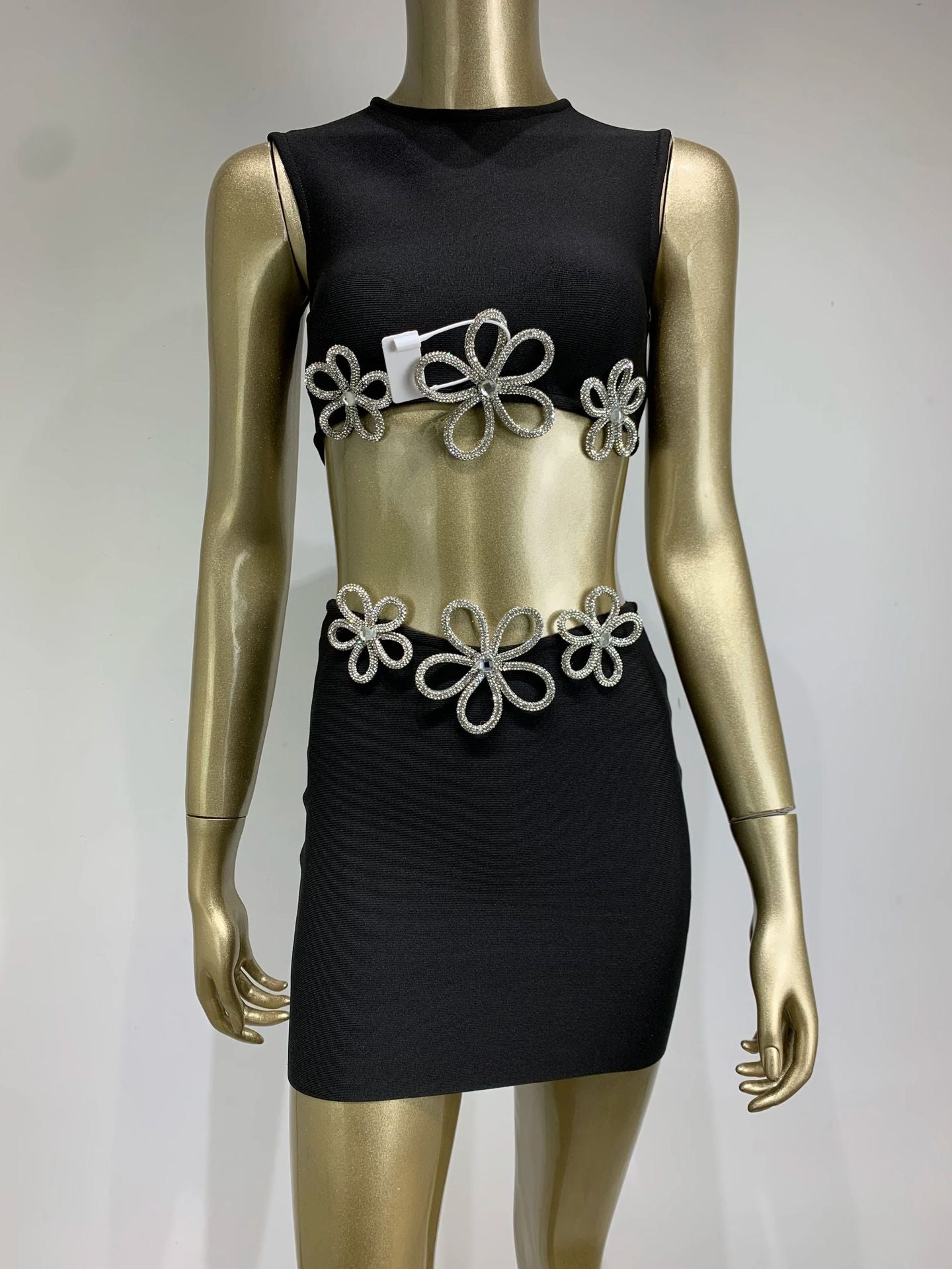 Women Sexy Embroidered Top and Bandage Skirt Two-piece Set 4