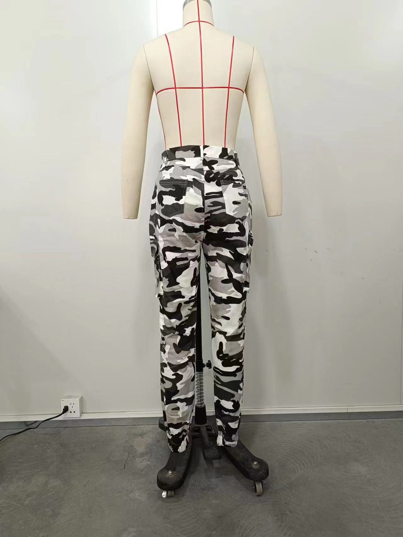 Women camouflage print trousers 21