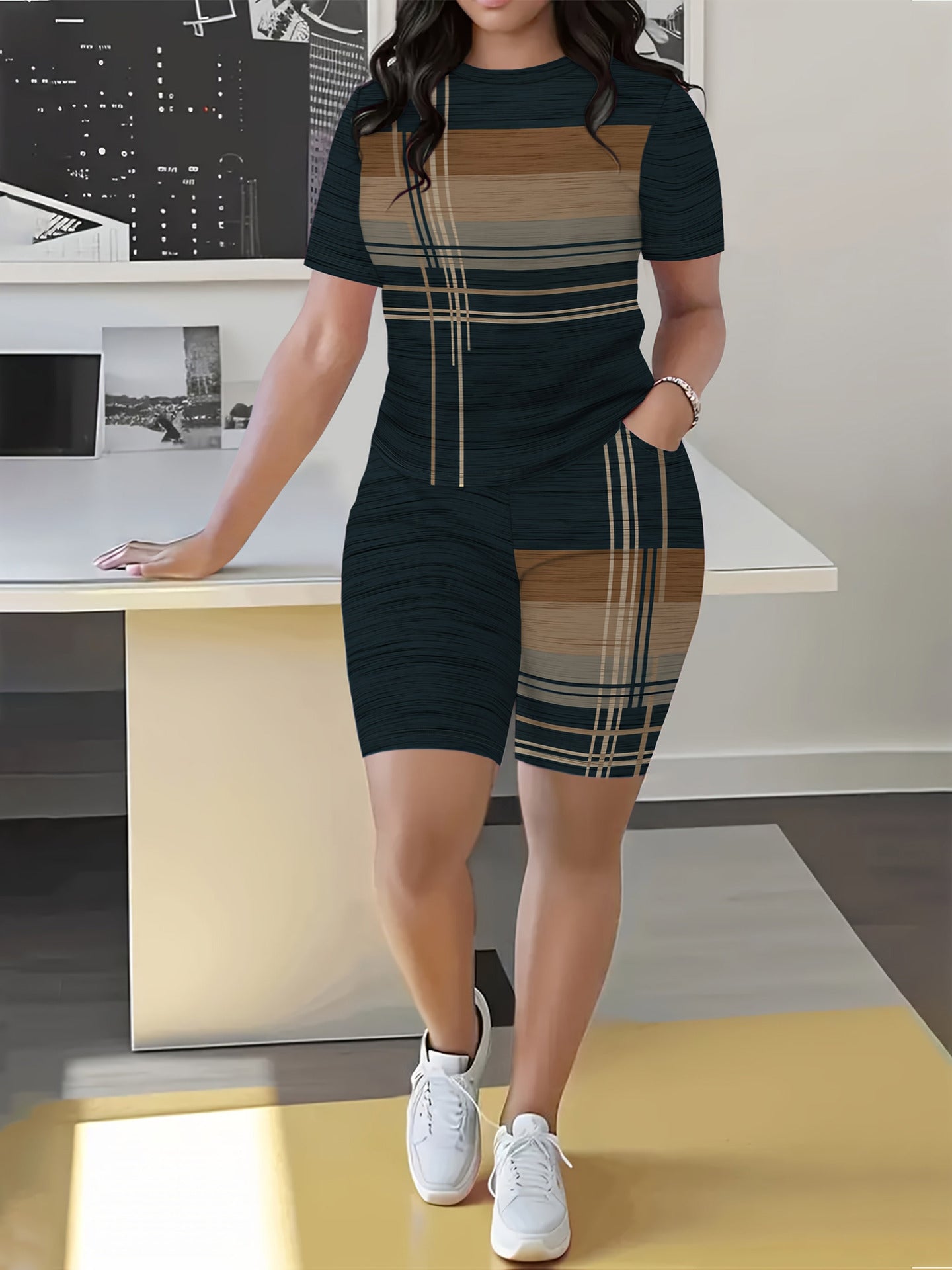 Women's Spring/Summer Geometric Stripe Round Neck T-Shirt & Tight-Fit Shorts Casual Set 15