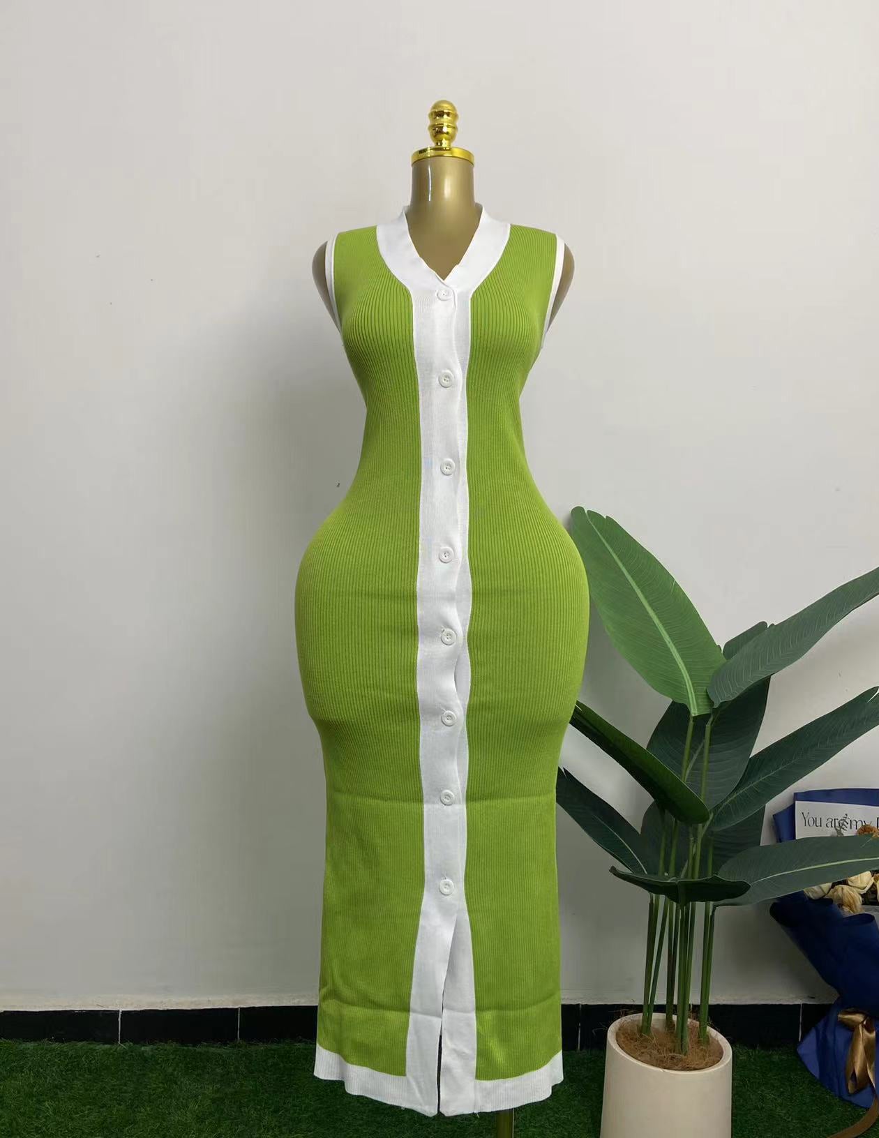 Women contrast Ribbed Single-breasted v-neck sleeveless knitting dress 6