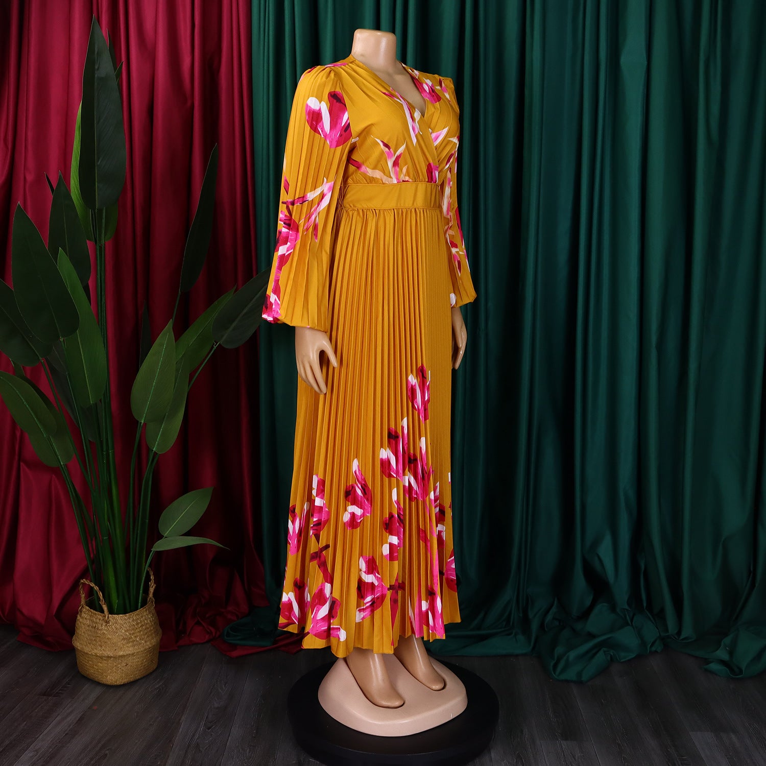 Women's V-Neck Long Sleeve Printed Pleated Chic Long Dress 18