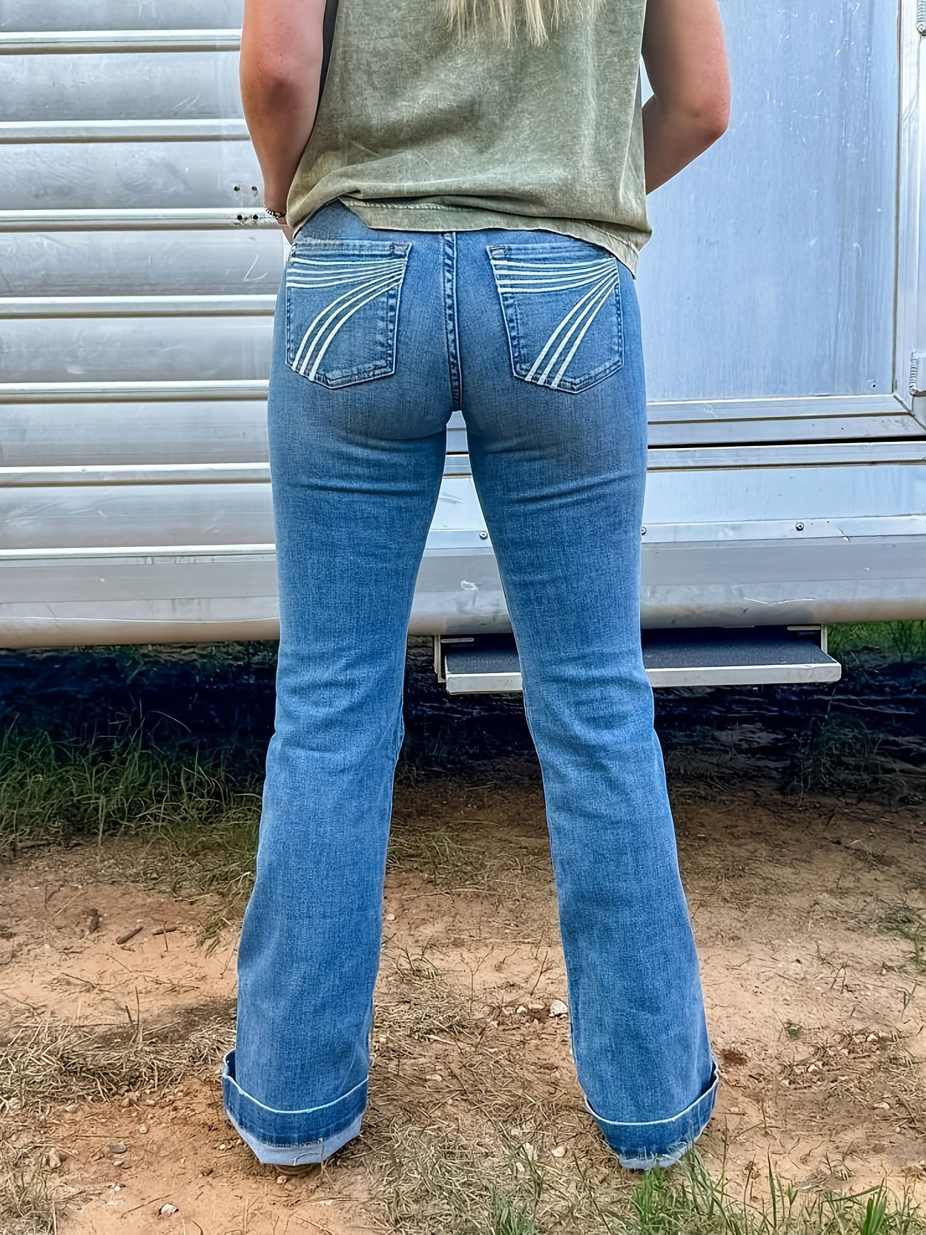 Slim Fit Stretch Mid Waist Bell Bottom Denim Pants Plus Size Women's Stretchy Mid Rise Jeans 8