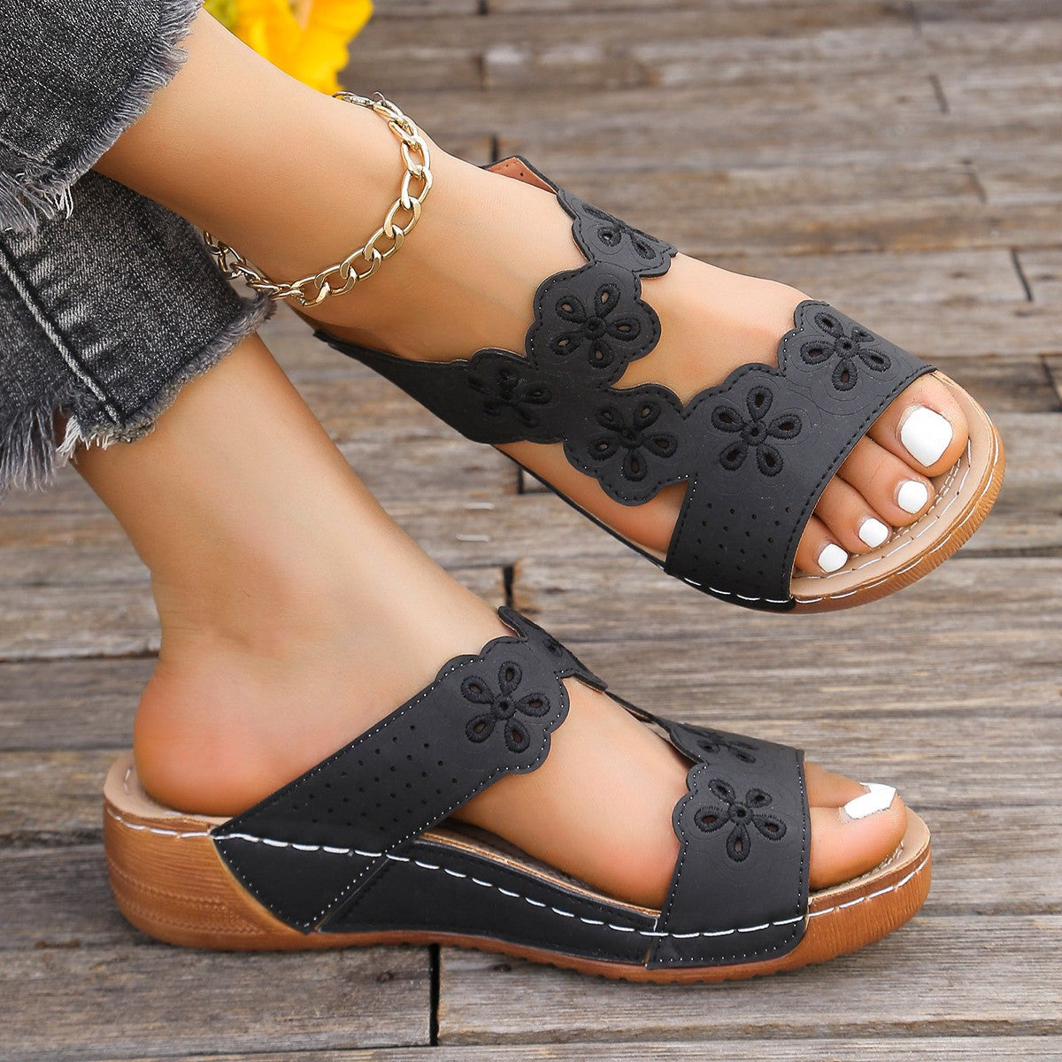 Plus Size Flower Slippers Women's Slip-On Stitched Flat Thick Sole Open Toe Hollow Sandals 8