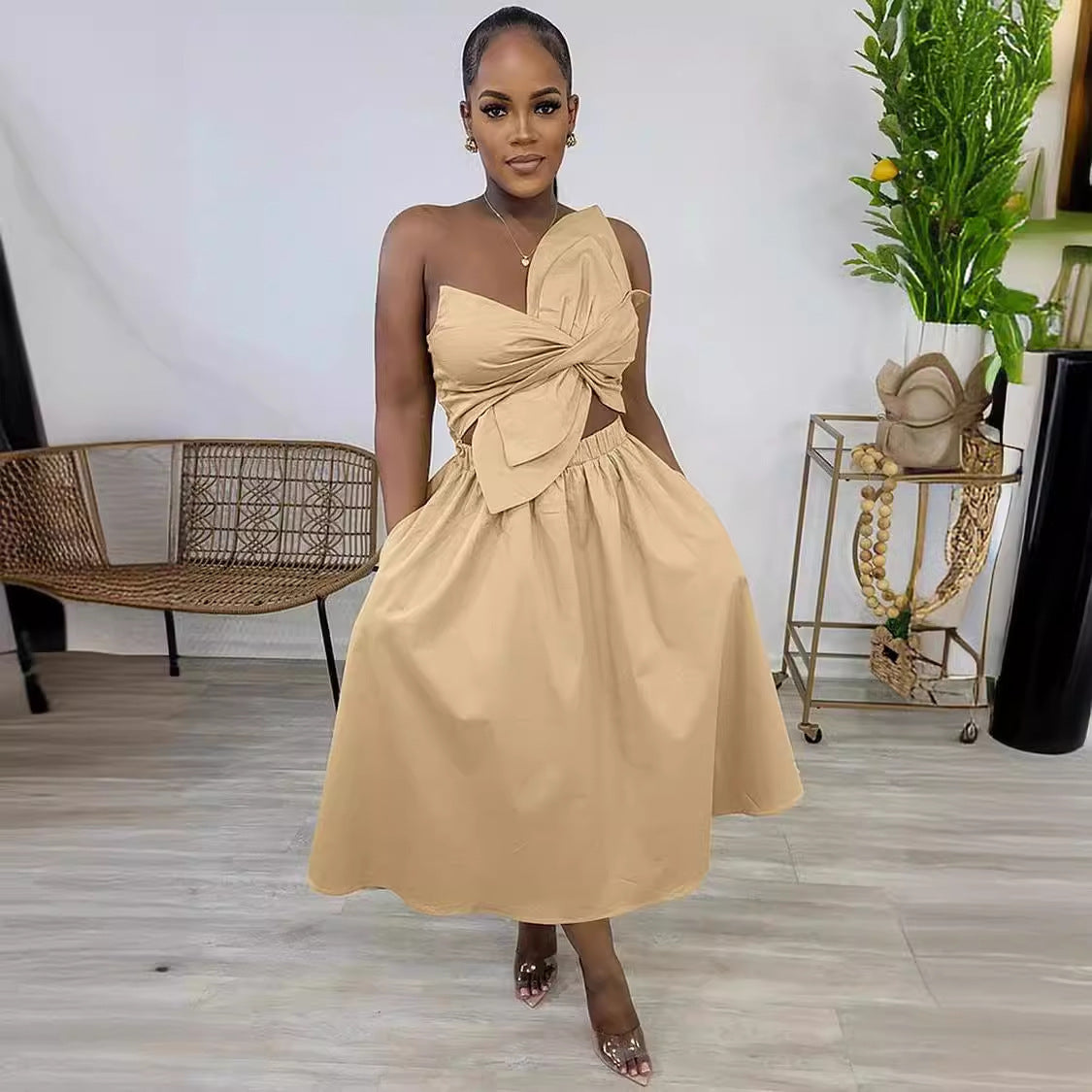 Sexy Solid Color One-Shoulder Petal Hollow Midi Dress 9