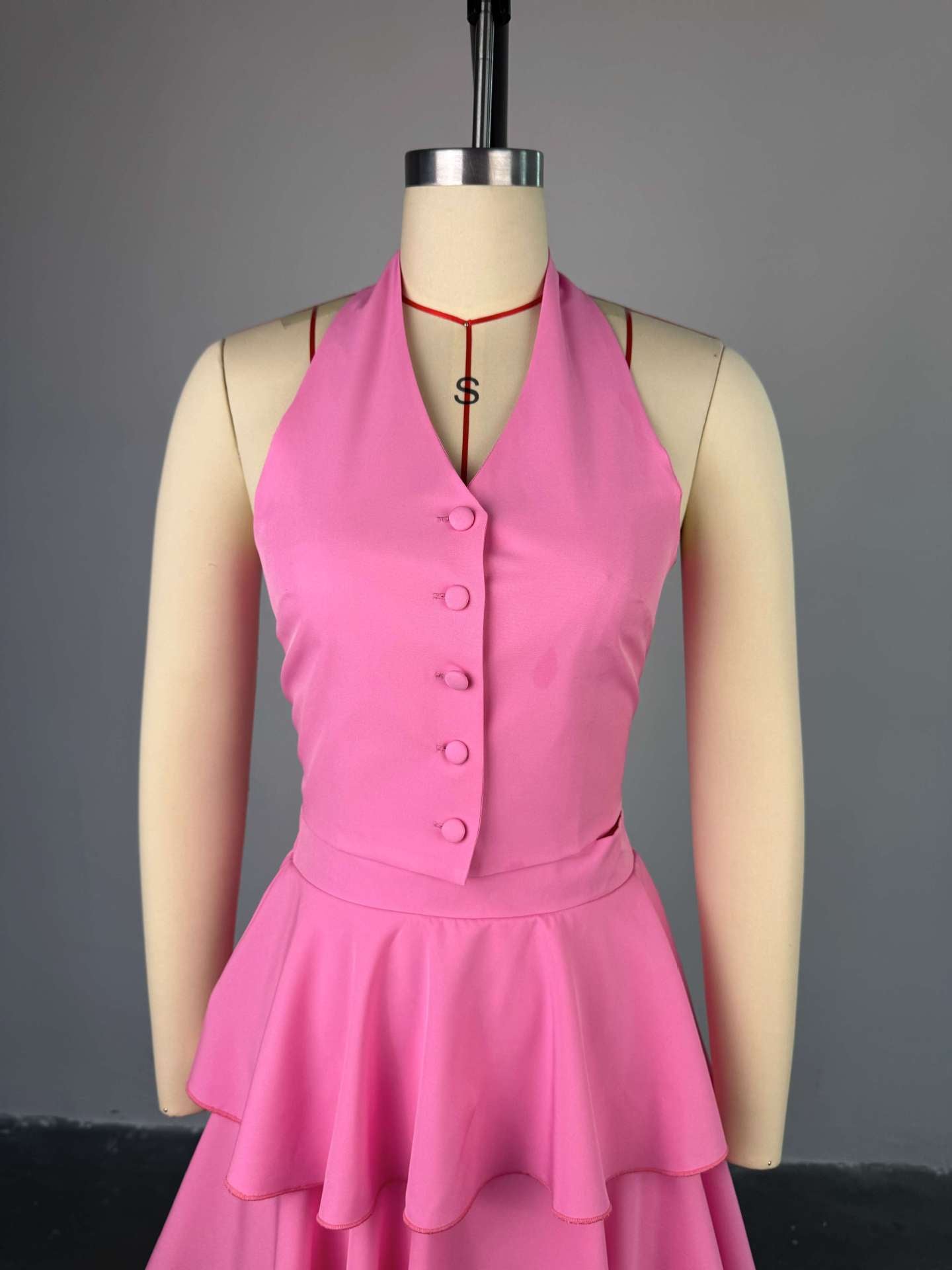 Women summer Halter Neck vest and cake skirt two-piece set 4