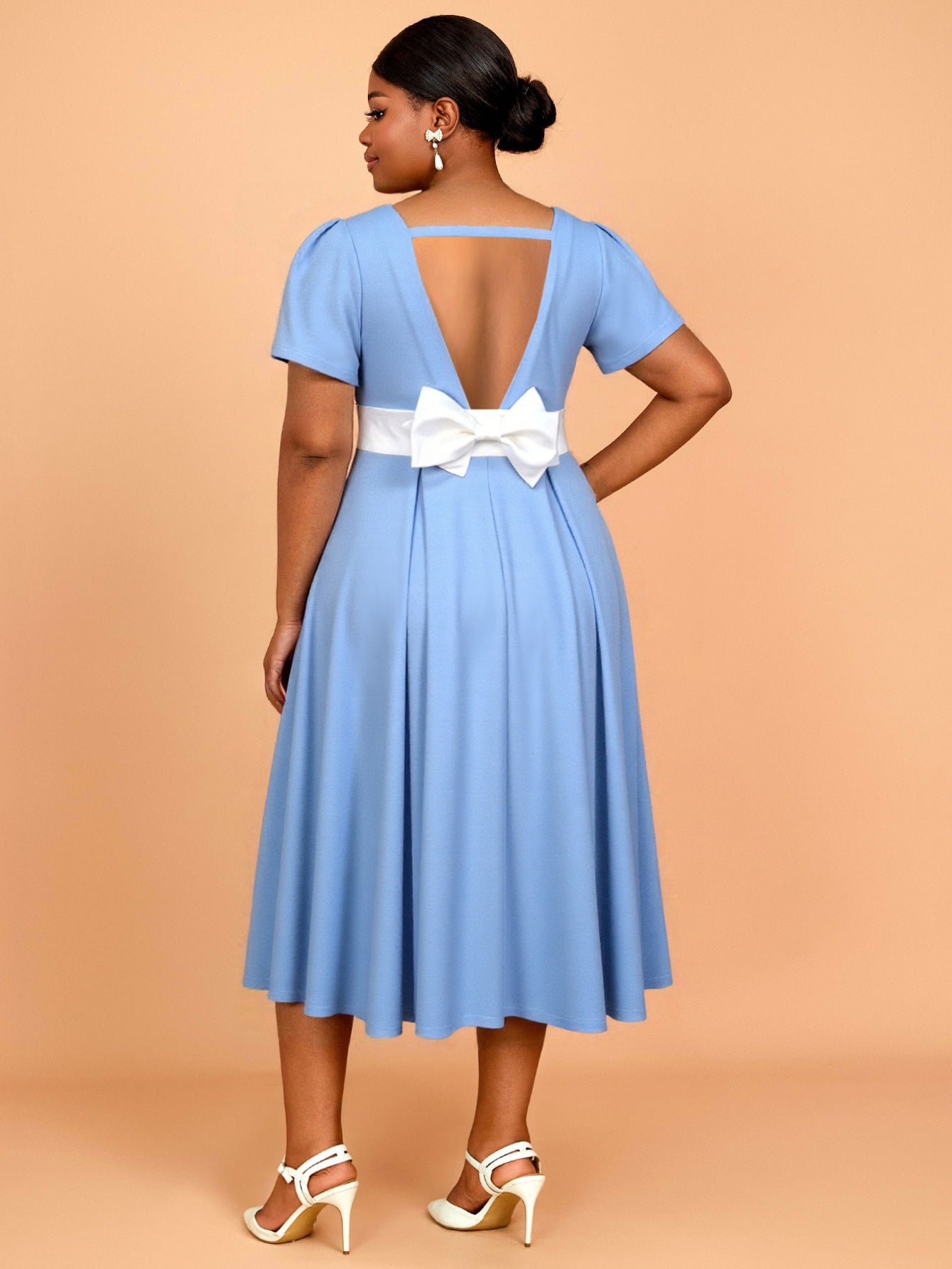 Plus-Size Women Backless Short-Sleeve Bow Belted Party Dress 3