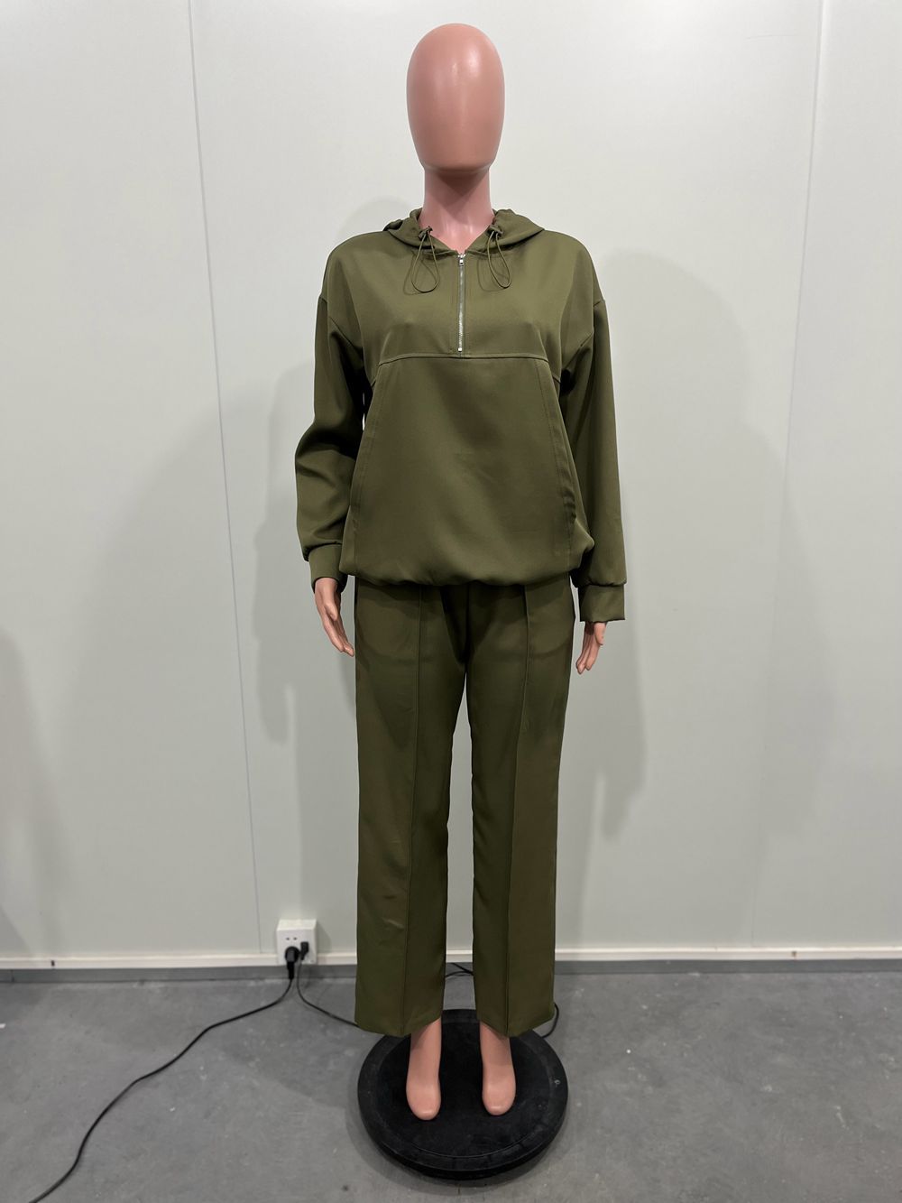 Women Solid Loose Pocket Hooded Drawstring Top and Pant Two-piece Set 9