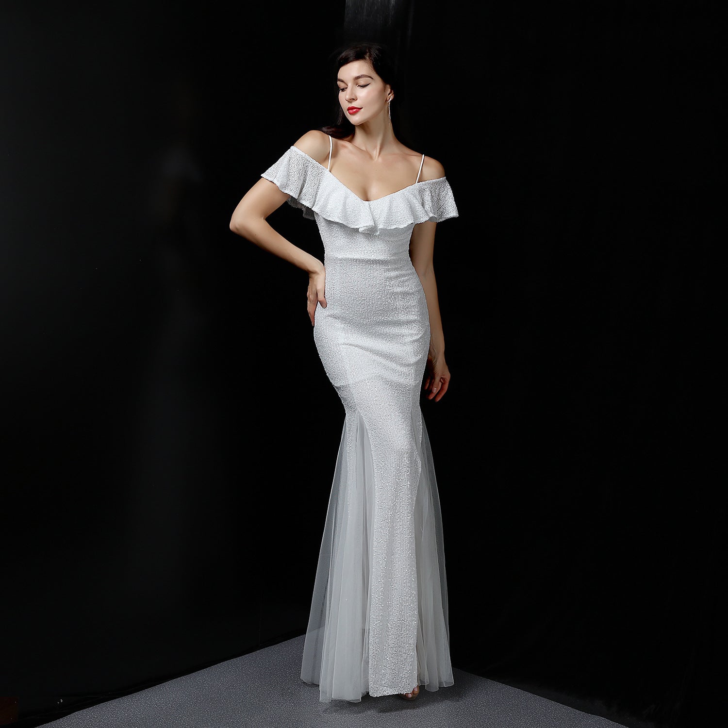Long-Sleeve Slim Fishtail Wedding Dress Elegant Bridal Evening Gown