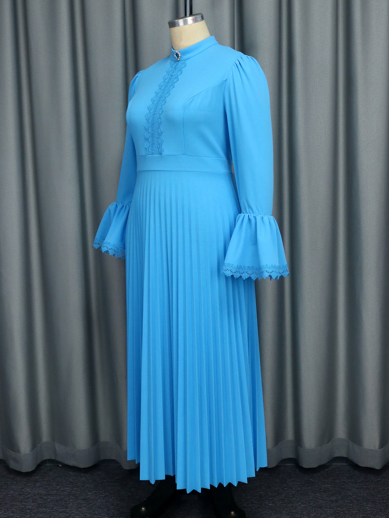 Pure Color Elegant Bell Bottom Sleeve Pleated Party Dress 4