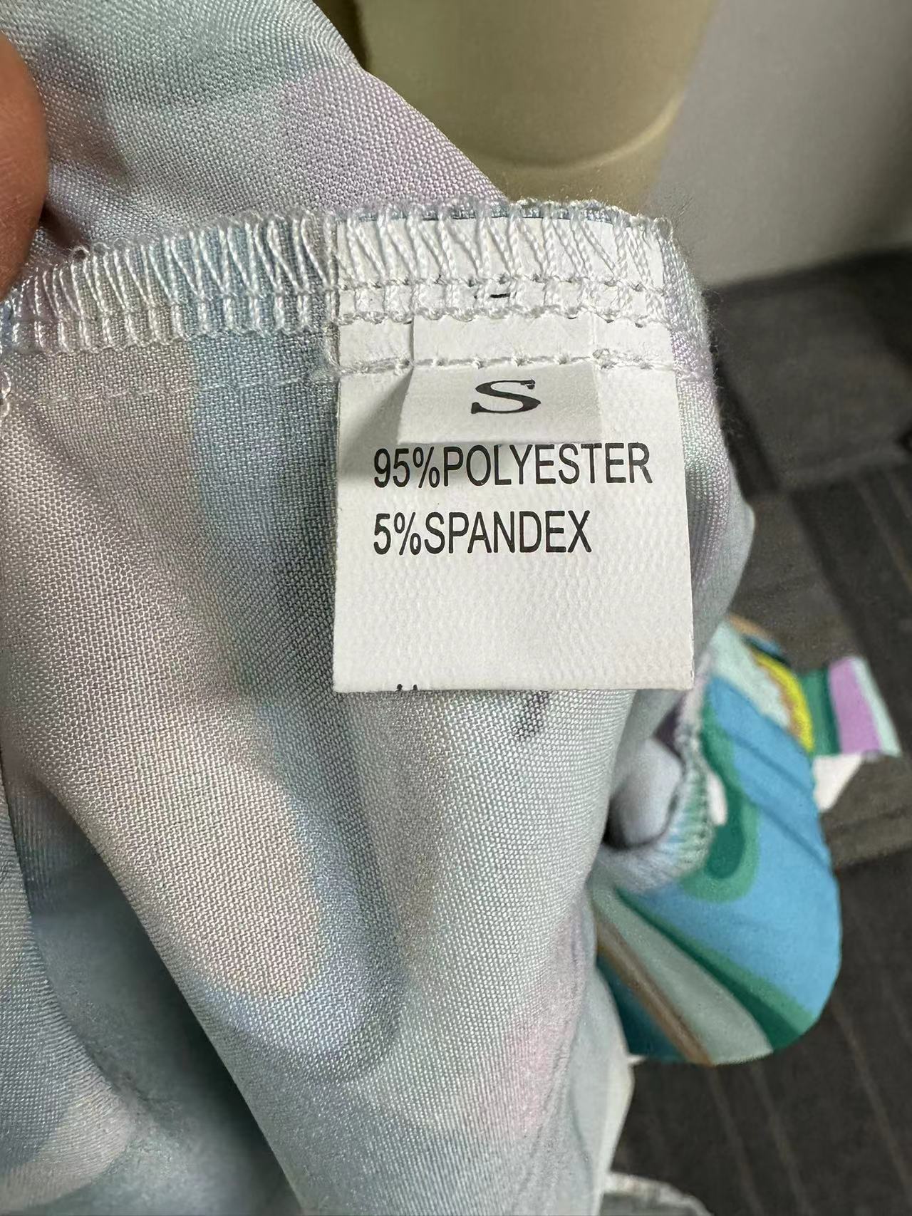 Women Printed V-Neck Sleeveless Top and Pleated Wide-Leg Shorts Two-Piece Set 14