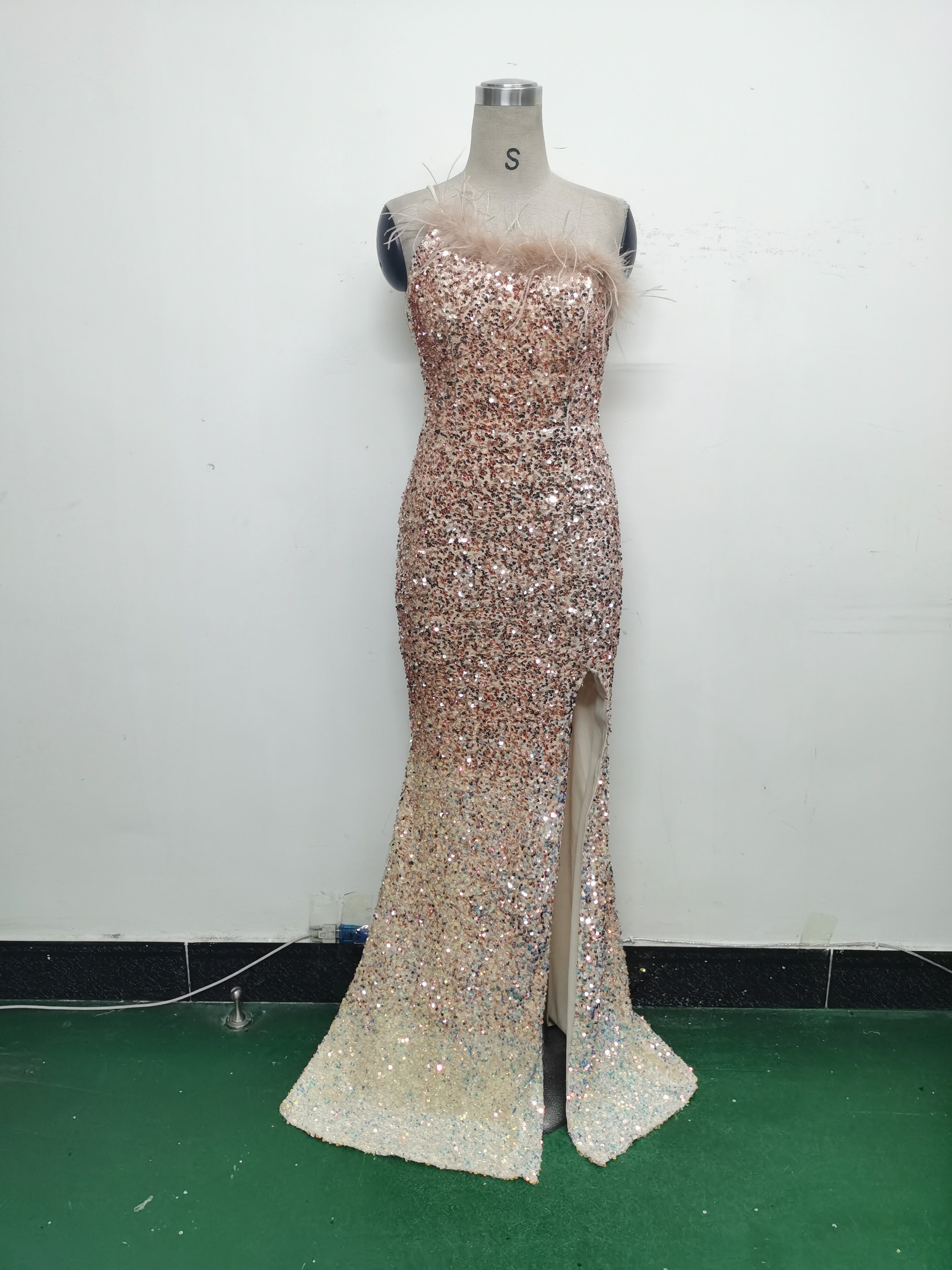 Women Ostrich Feather Beaded Evening Dress 20