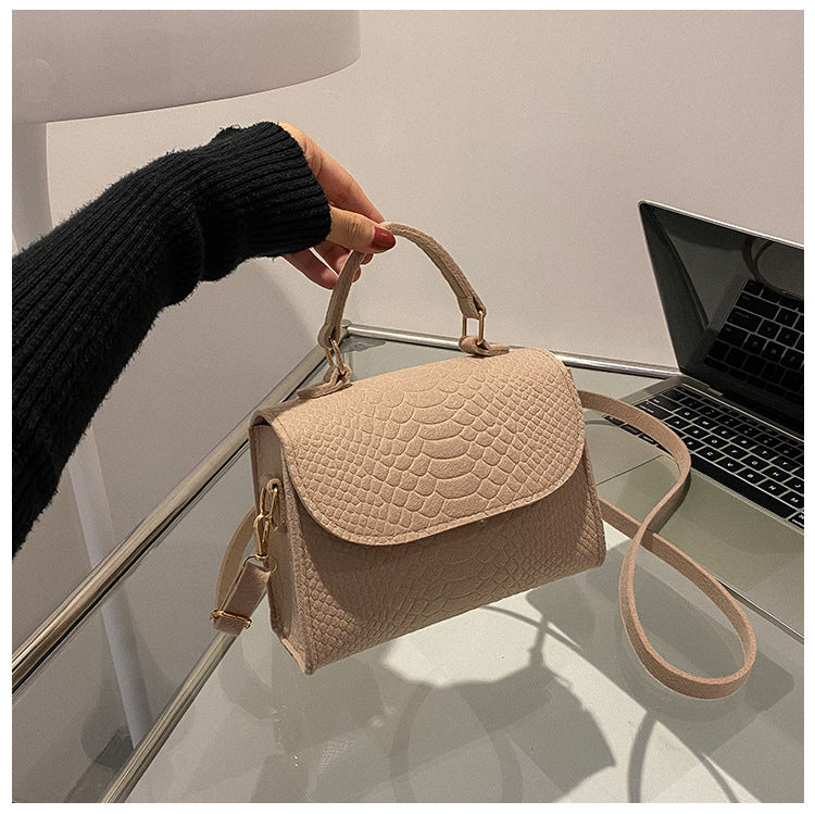 Underarm bag Korean spring popular felt bag crocodile pattern indentation Messenger bag Small square bag Shoulder bag 5