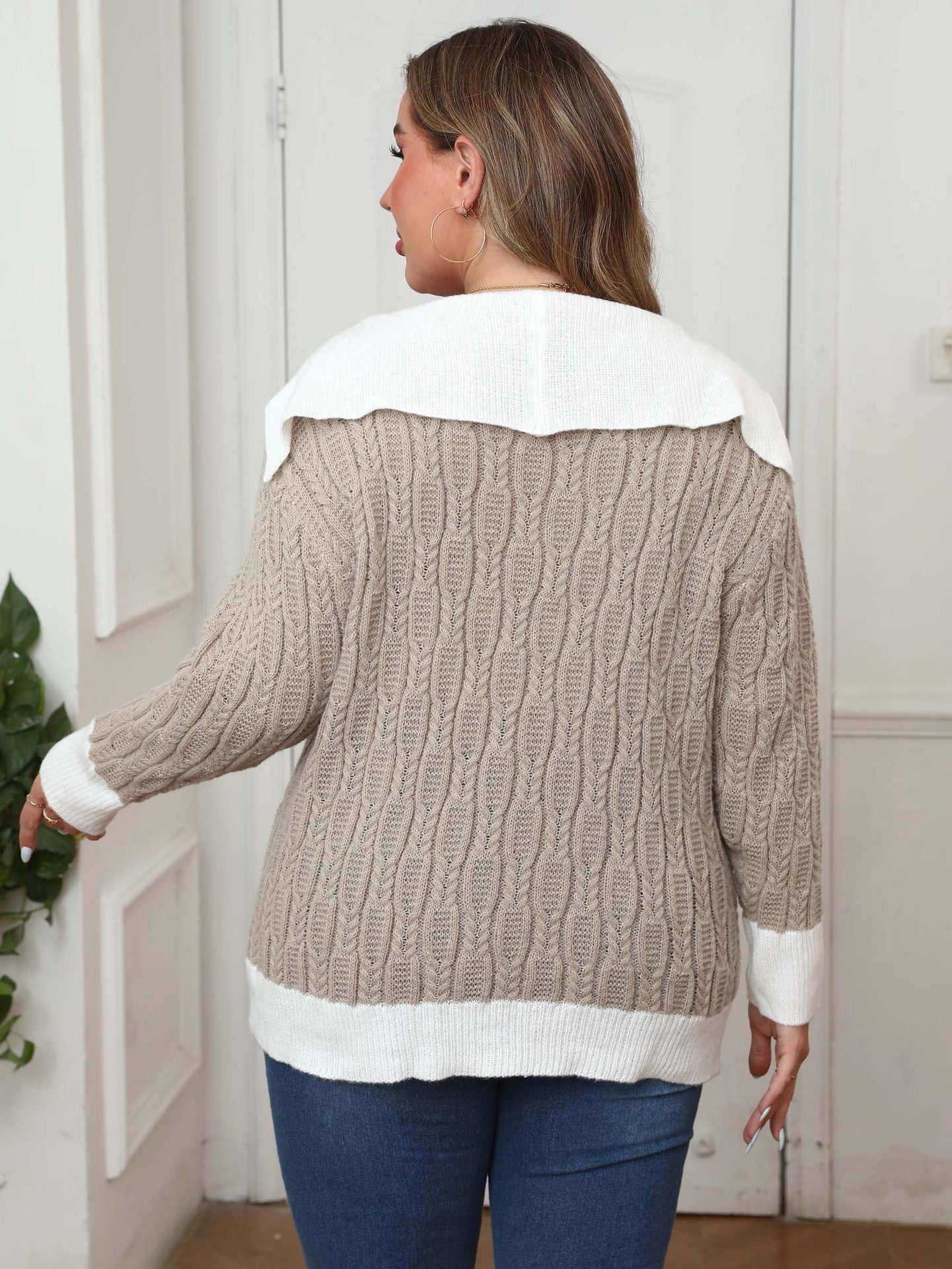 Plus Size Women Contrast Patchwork Turndown Collar Sweater 4