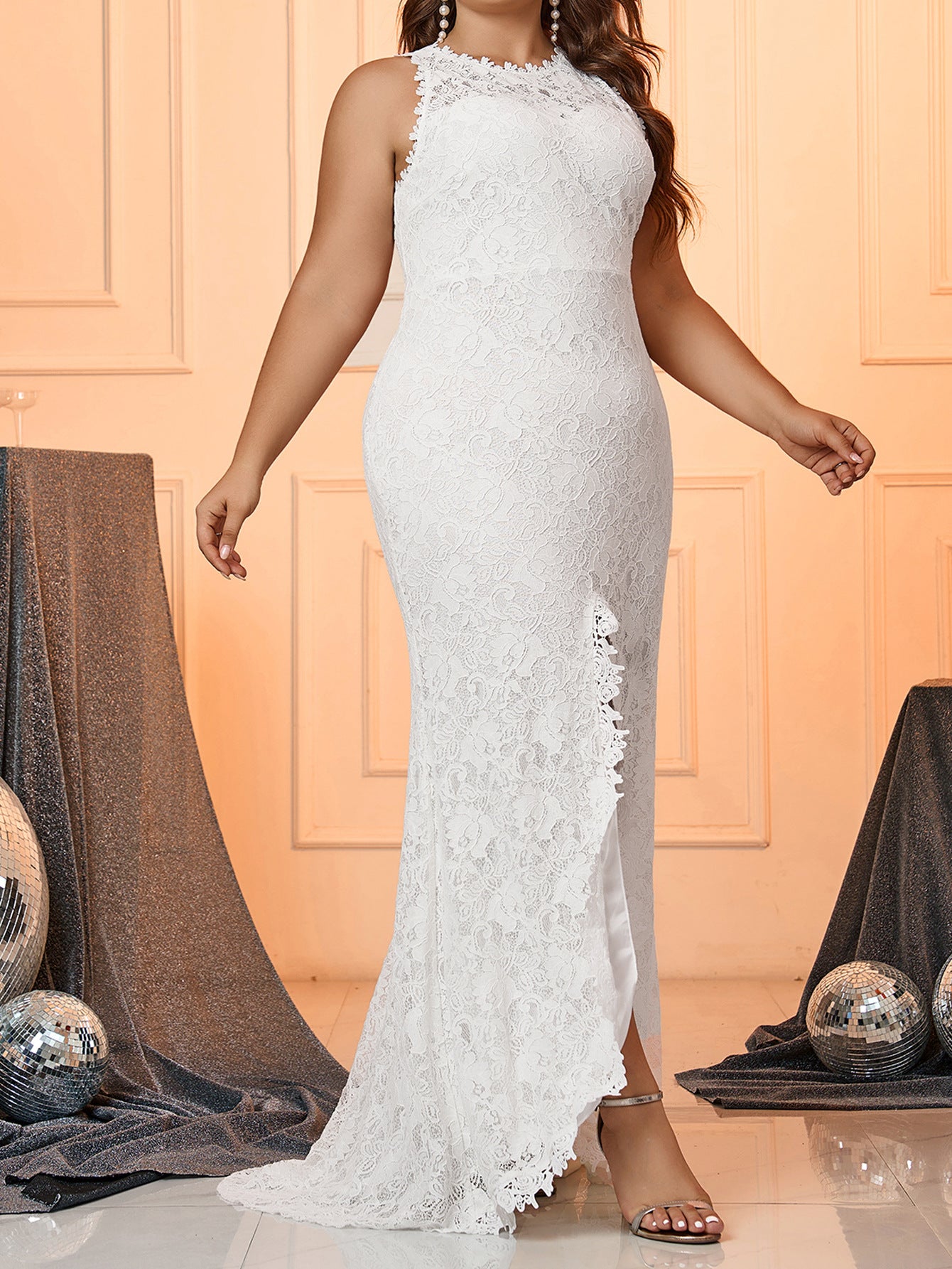 Women's Plus Size Elegant Lace Tail Wedding Dress 6