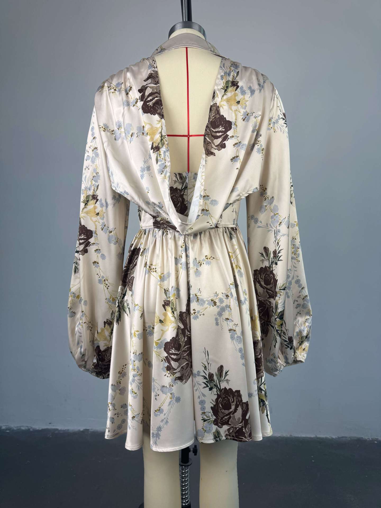 Women spring elegant printed v-neck lantern sleeve dress 5