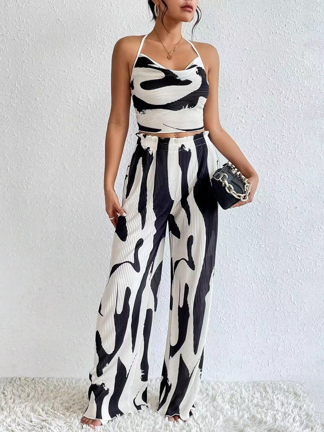 Women Summer Printed Halter Neck Wide Leg Pants Casual Two-piece Set 3